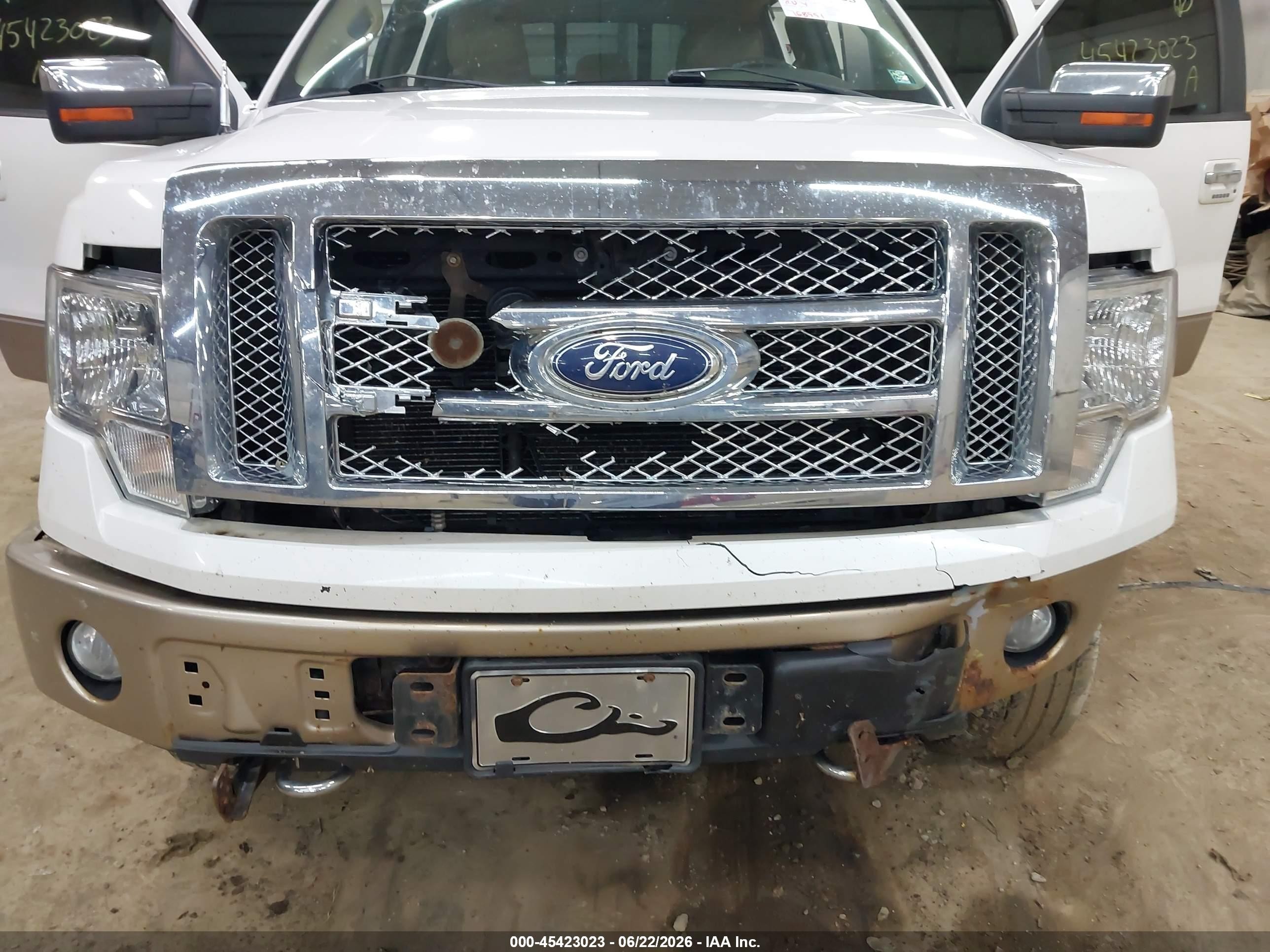 2011 Ford F-150   White vin: 1FTFW1EF3BFB89934