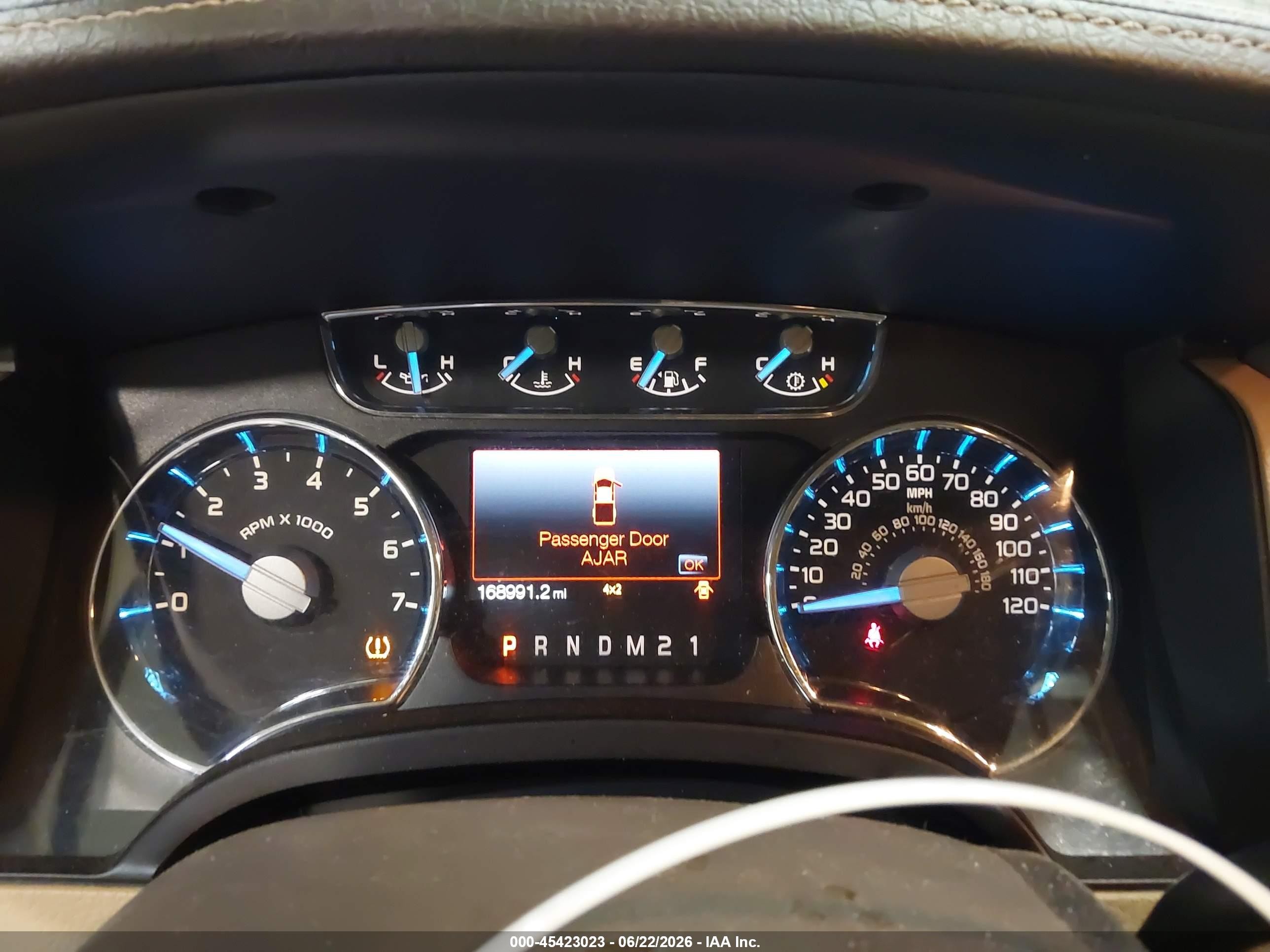 2011 Ford F-150   White vin: 1FTFW1EF3BFB89934