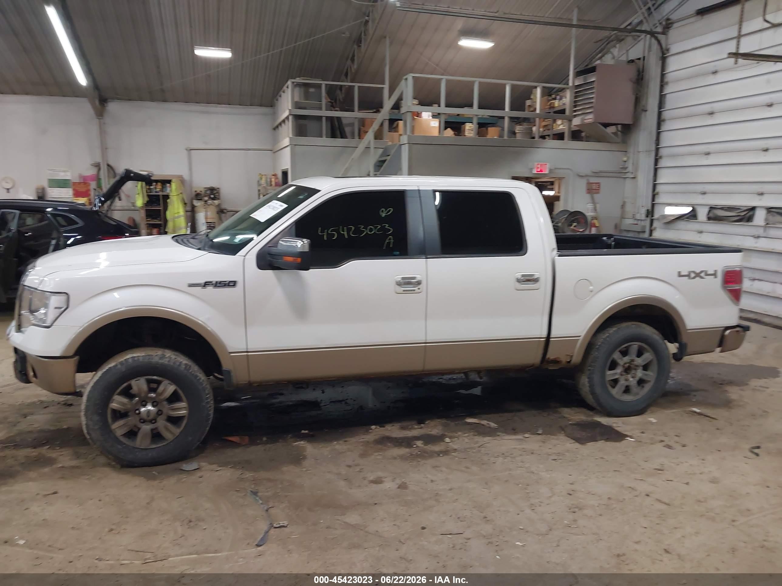 2011 Ford F-150   White vin: 1FTFW1EF3BFB89934