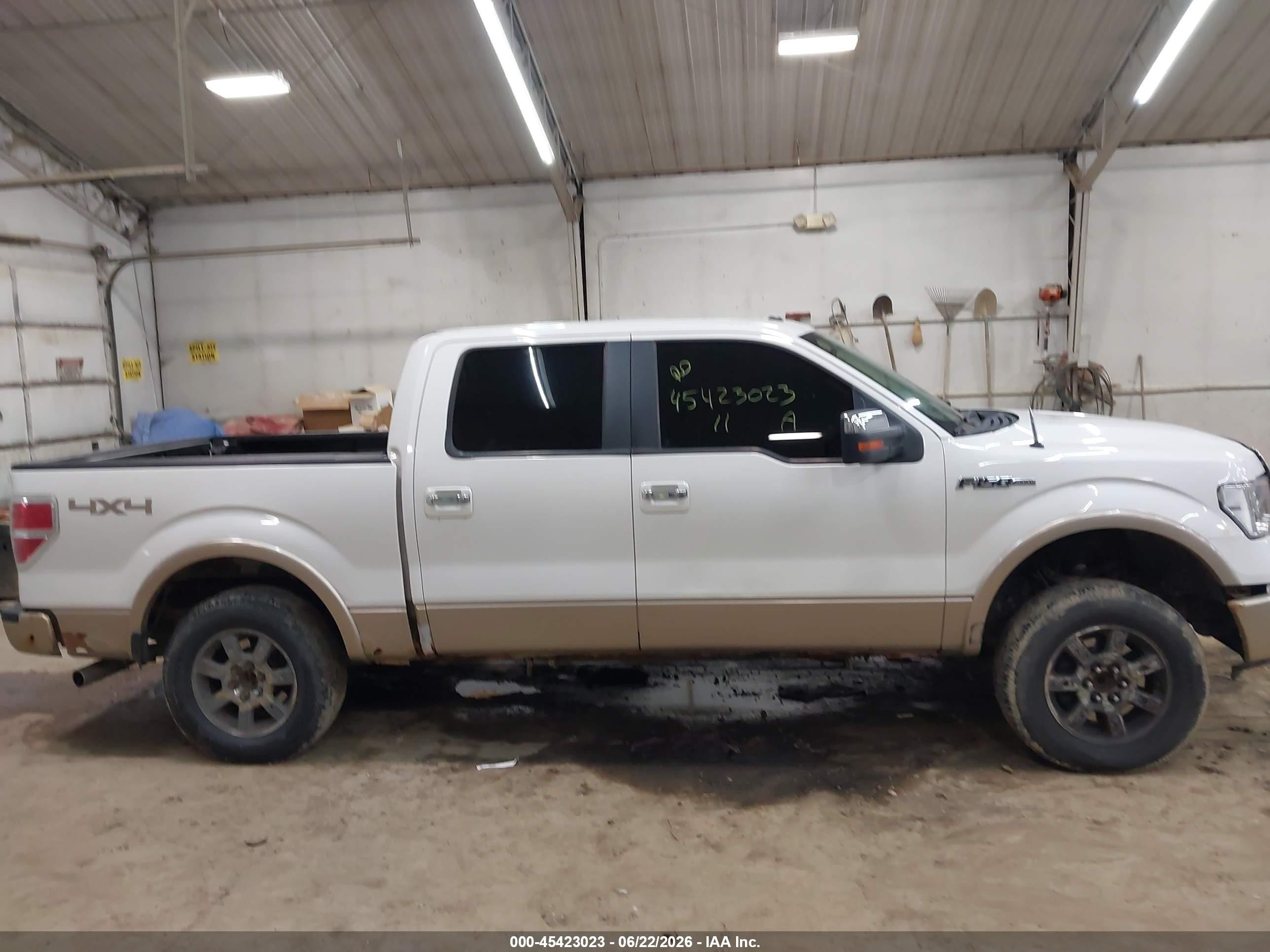2011 Ford F-150   White vin: 1FTFW1EF3BFB89934