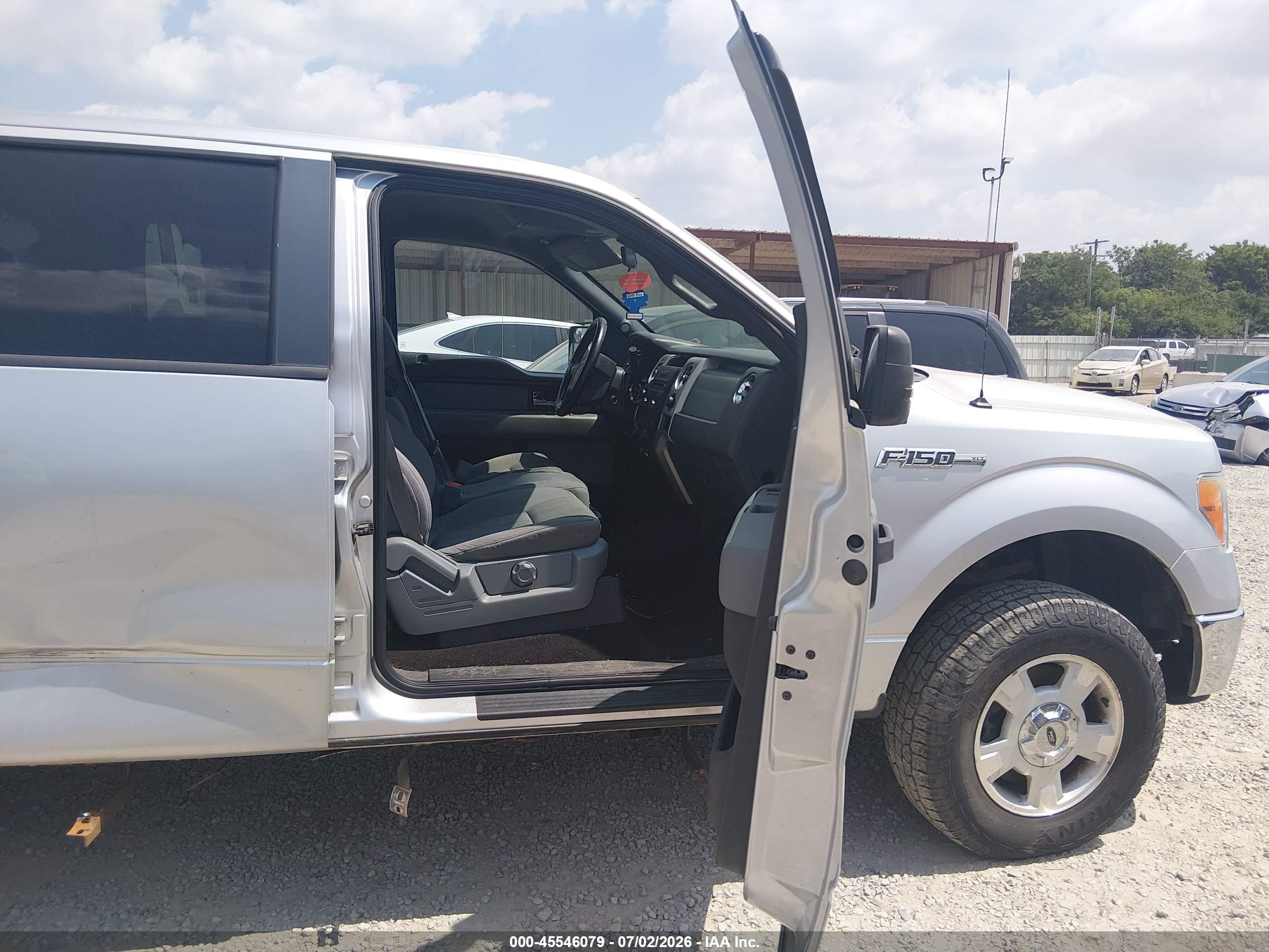2014 Ford F-150 Xlt Silver vin: 1FTFW1EF3EFA17732