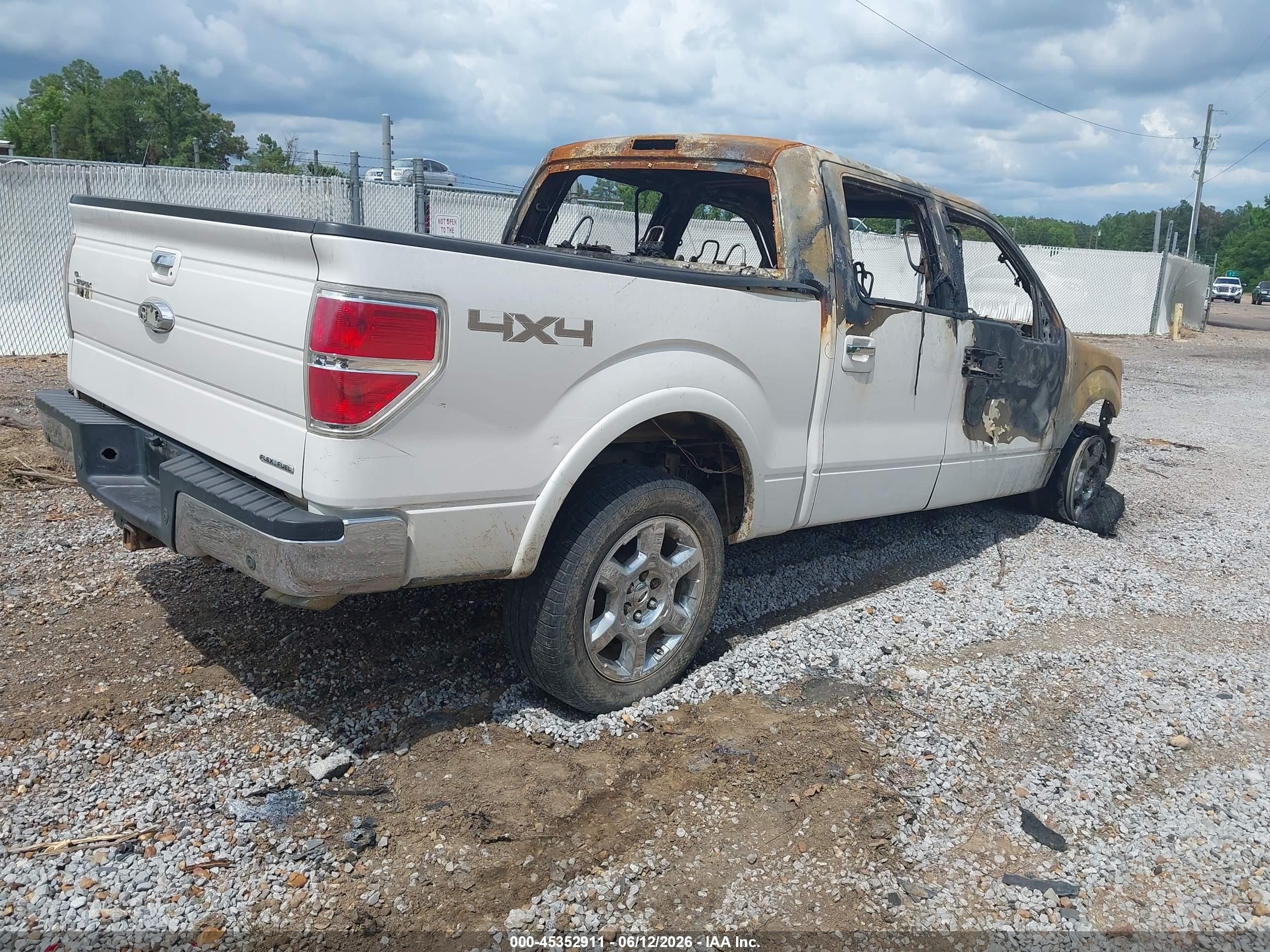 2011 Ford F-150 Lariat White vin: 1FTFW1EF4BFD36634