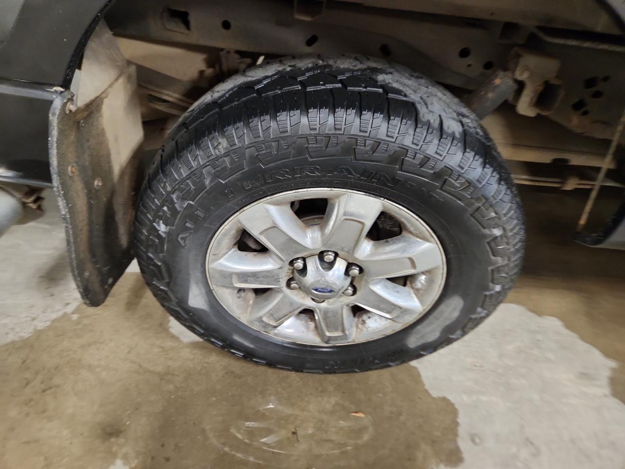 2013 Ford F150 Supercrew Black vin: 1FTFW1EF5DFB86262 Damage: Right Rear Wheel, Curb Rash, 1 To 2 Inches