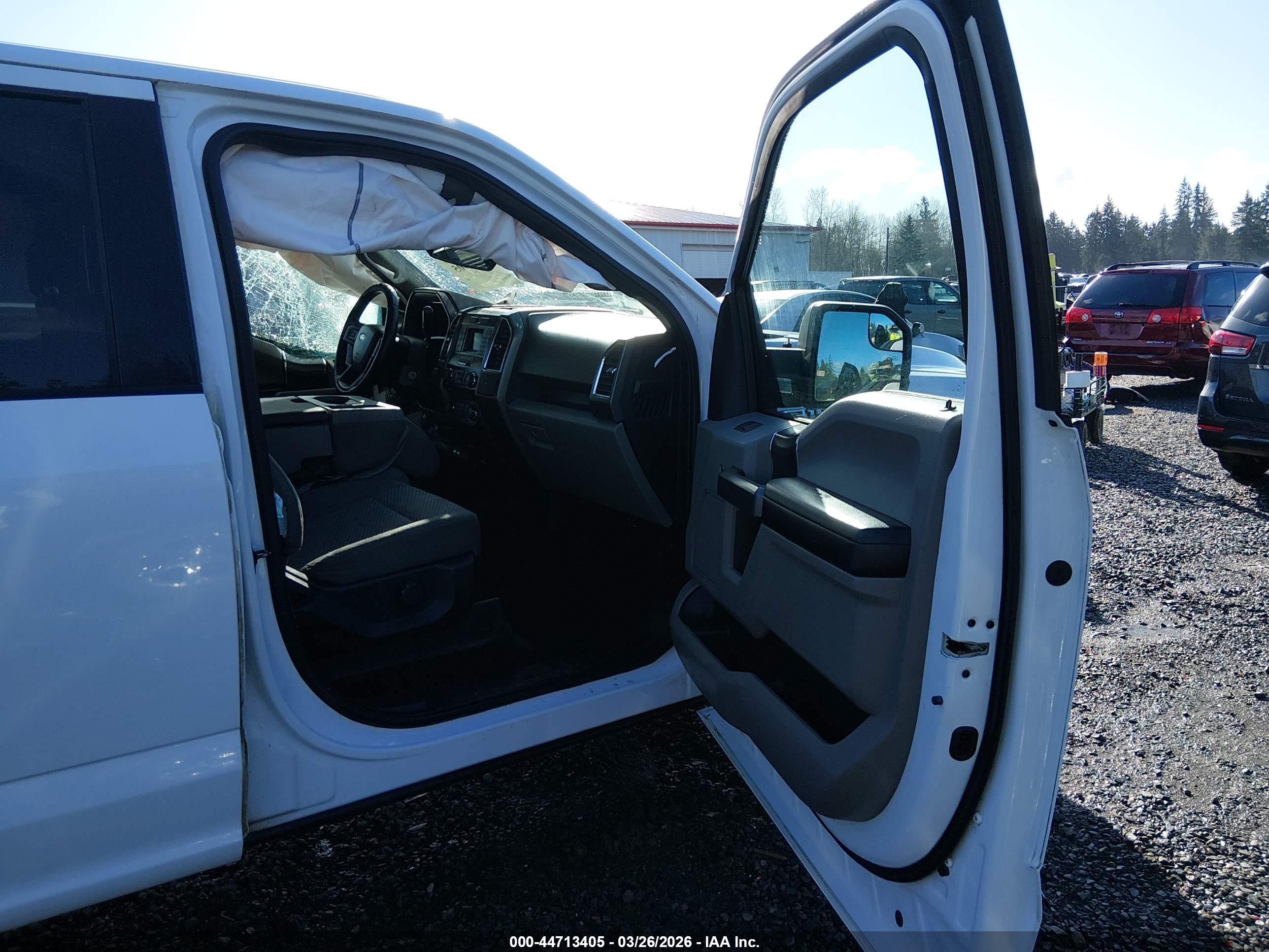 2015 Ford F-150 Xlt White vin: 1FTFW1EF5FKE93702