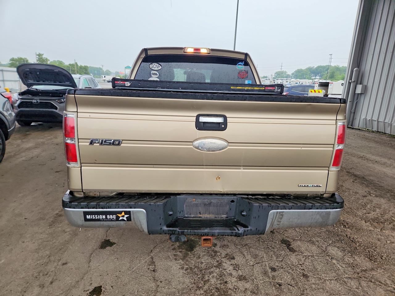 2011 Ford F150 Supercrew Tan vin: 1FTFW1EF6BFB15701