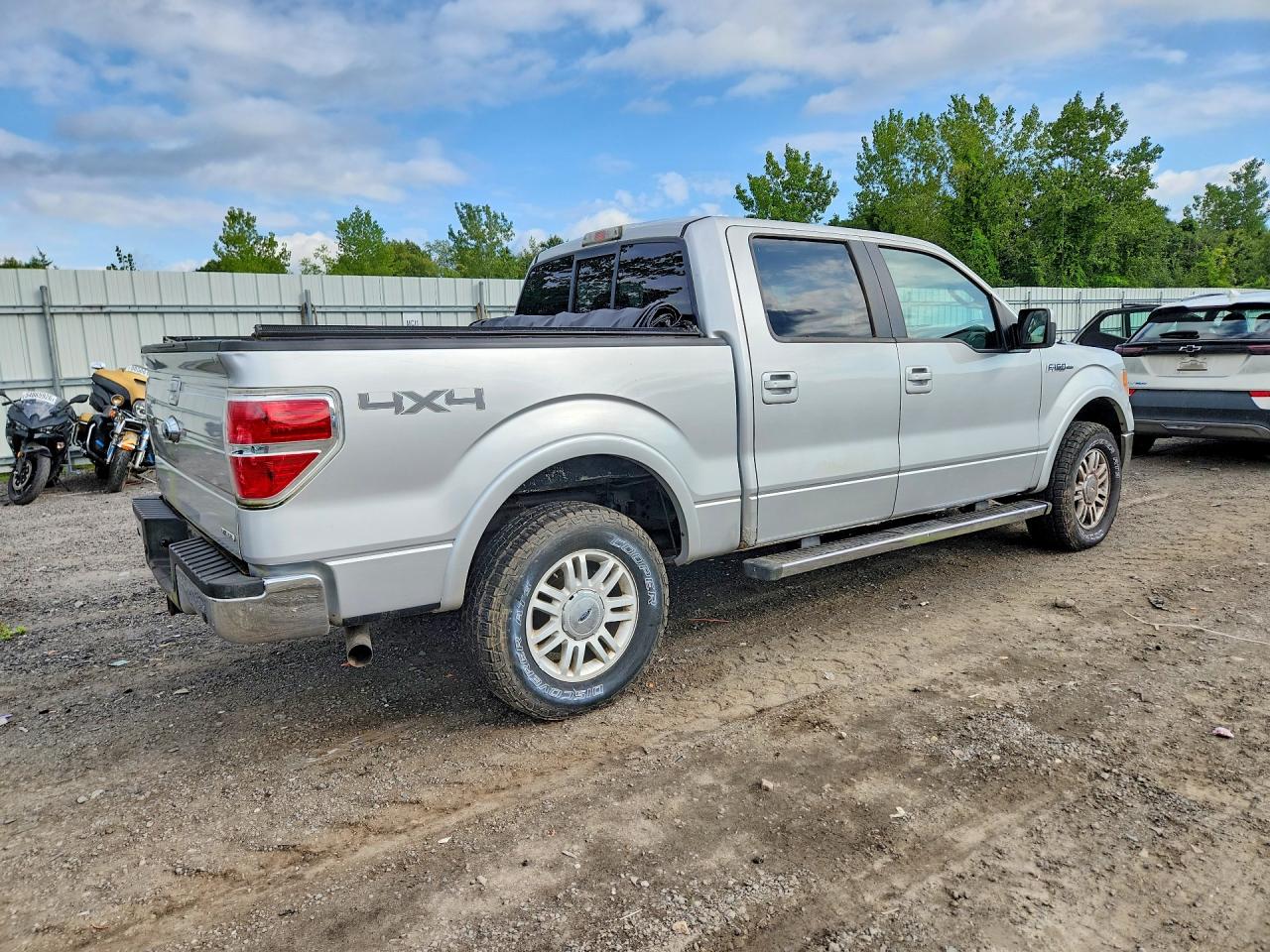 2011 Ford F150 Supercrew Silver vin: 1FTFW1EF7BFC01759
