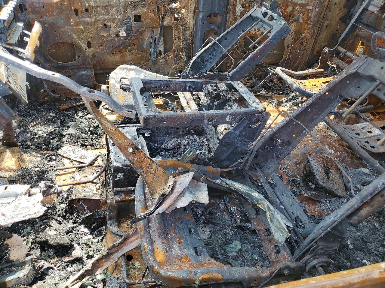 2013 Ford F150 Burn vin: 1FTFW1EF7DFD57206