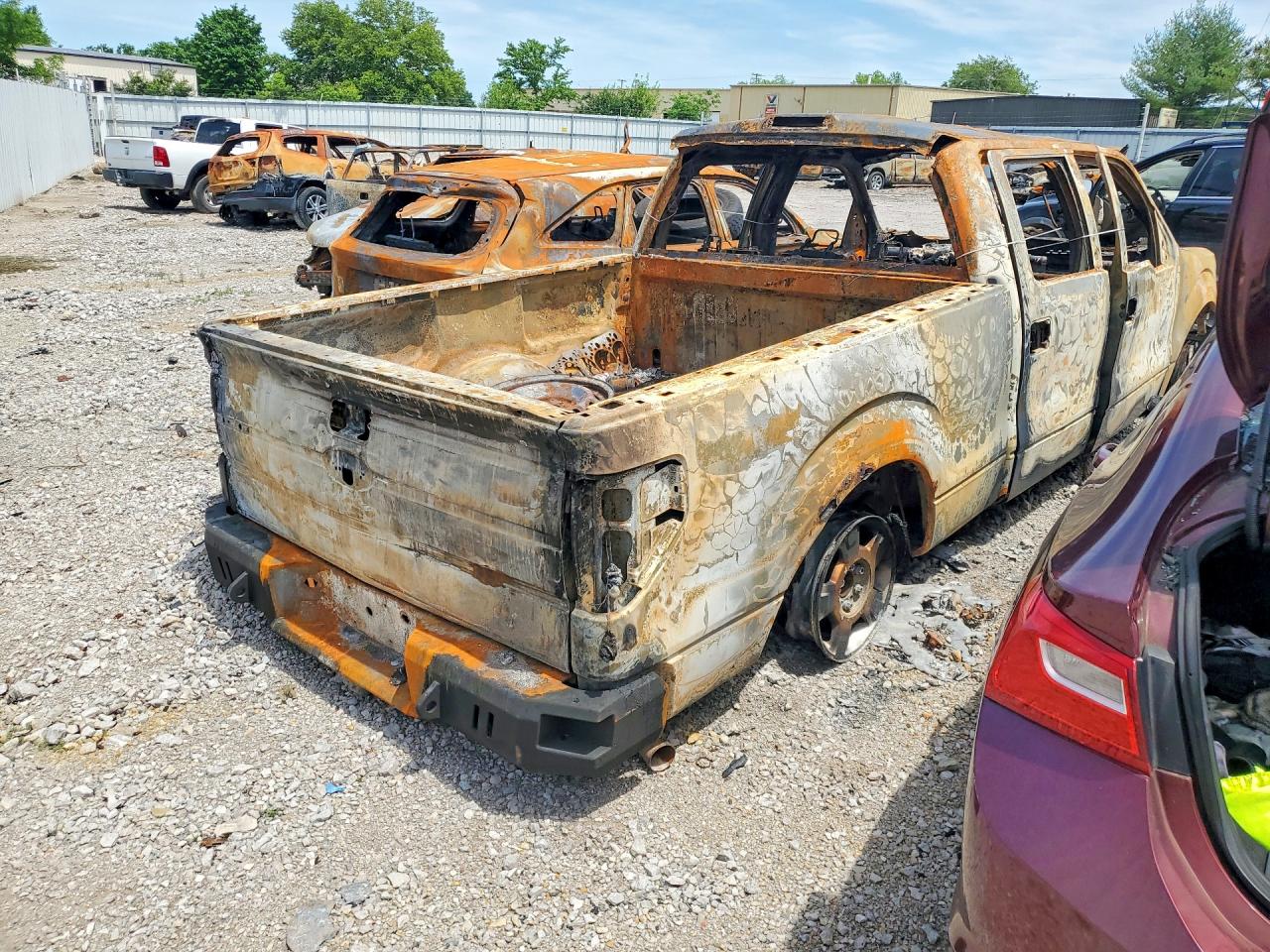 2013 Ford F150 Burn vin: 1FTFW1EF7DFD57206