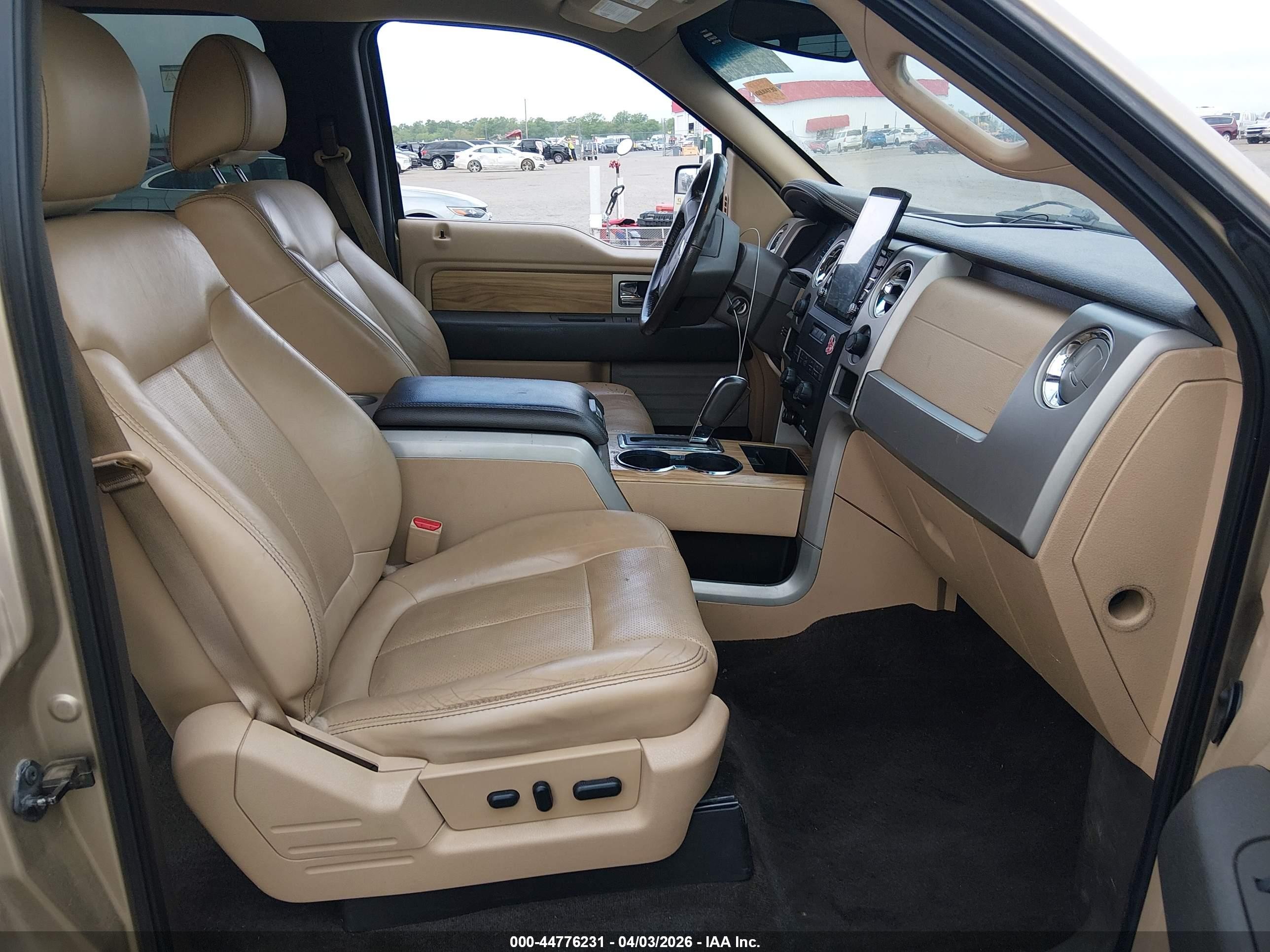 2011 Ford F-150 Lariat Beige vin: 1FTFW1EF8BFC59749