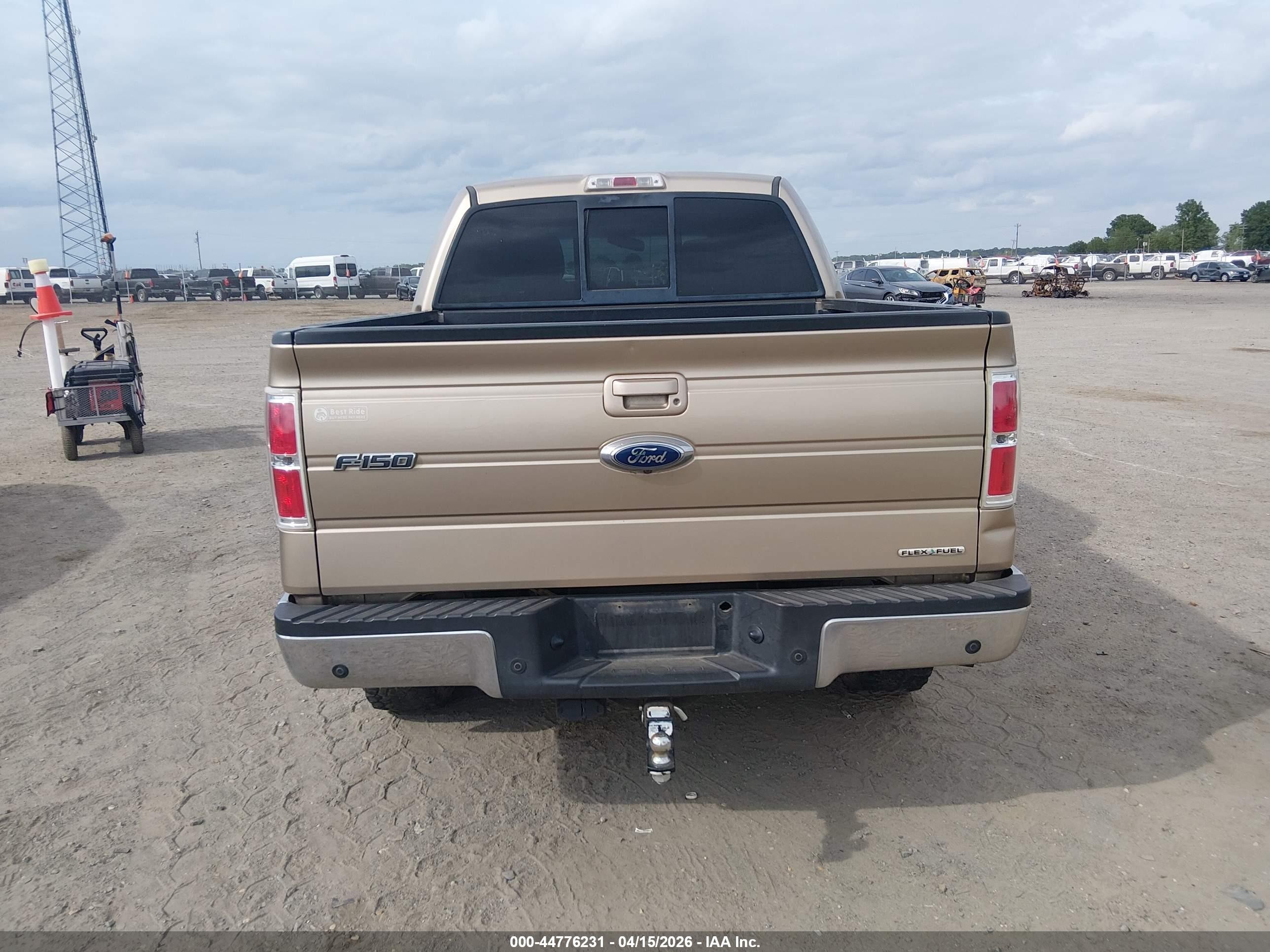2011 Ford F-150 Lariat Beige vin: 1FTFW1EF8BFC59749