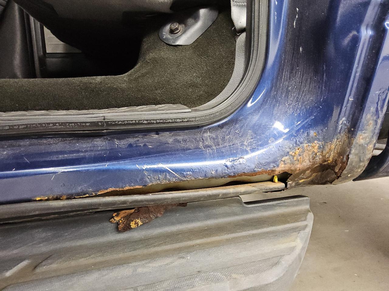 2012 Ford F150 Supercrew Blue vin: 1FTFW1EF8CFB75111 Damage: Left Rocker Panel, Rust, > 12 Inches
