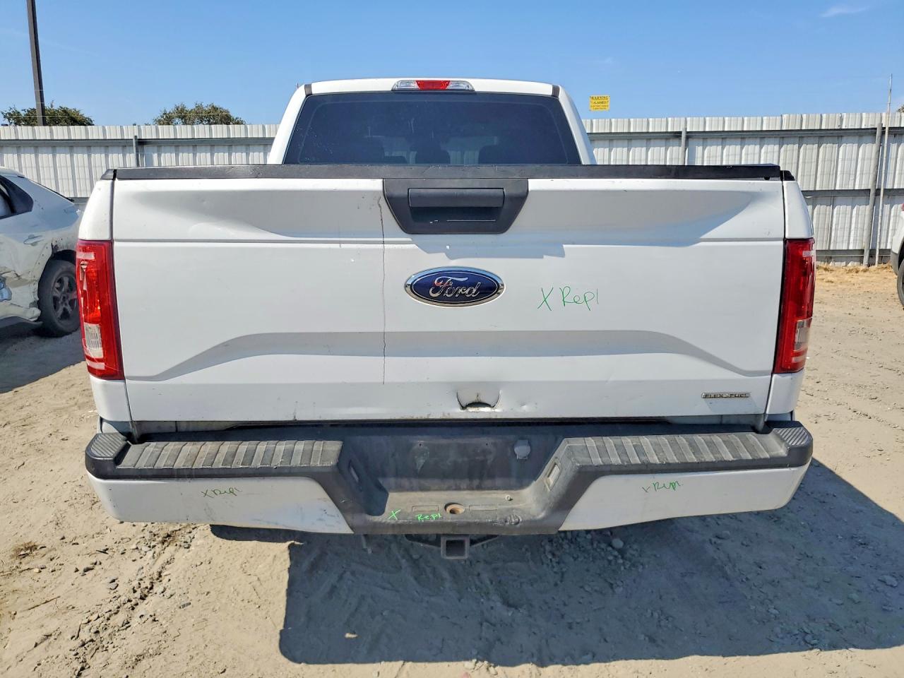 2015 Ford F150 Supercrew White vin: 1FTFW1EF8FFA61341
