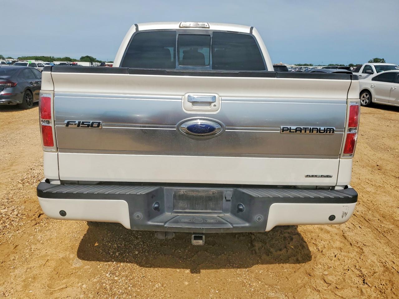 2011 Ford F150 Supercrew White vin: 1FTFW1EFXBFC38434