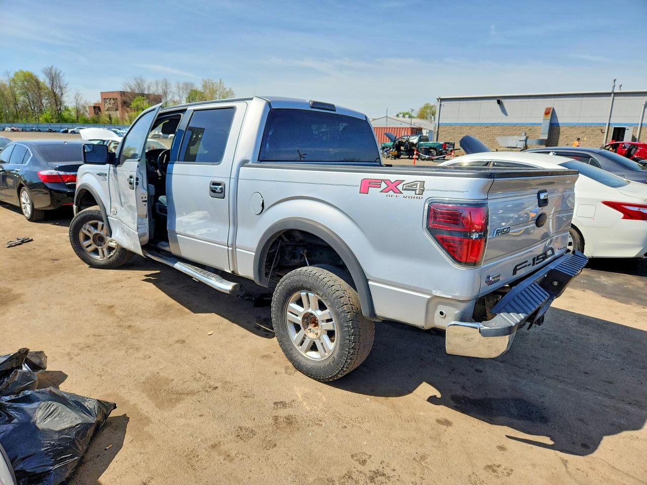 2011 Ford F150 Supercrew Silver vin: 1FTFW1EFXBFC65018