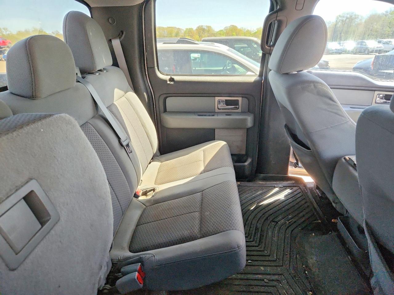 2011 Ford F150 Supercrew Silver vin: 1FTFW1EFXBFC65018