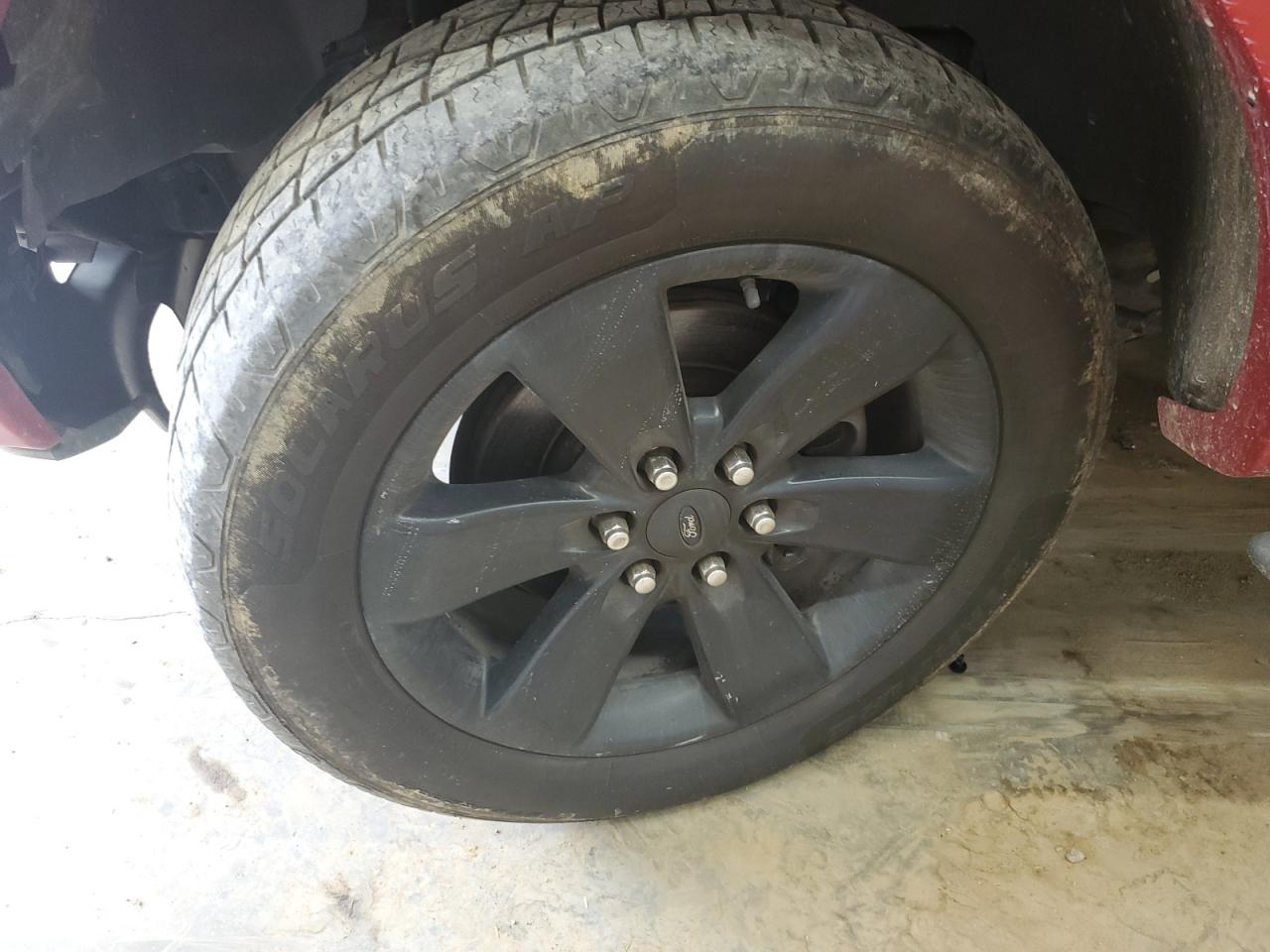 2012 Ford F150 Supercrew Красный vin: 1FTFW1EFXCFC11073 Damage: Right Rear Tire, Worn, Replacement Required