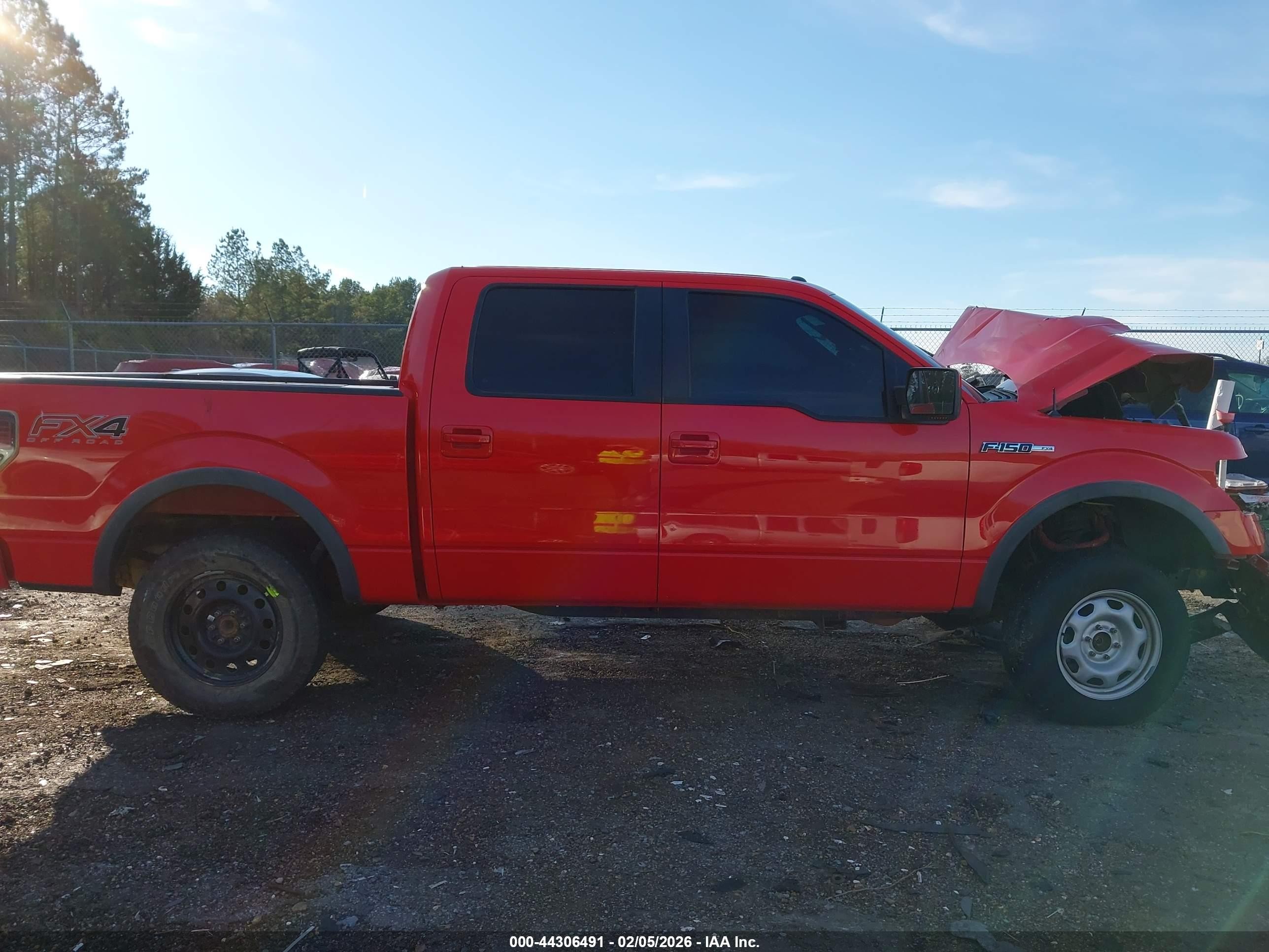 2014 Ford F-150 Fx4 Red vin: 1FTFW1EFXEKE42601