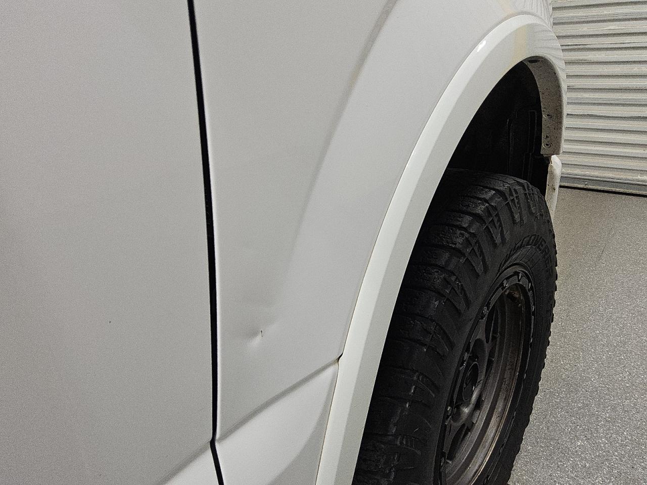 2015 Ford F150 Supercrew White vin: 1FTFW1EG8FKE76501 Damage: Right Front Fender, Dent(S) W/ Paint Dmg, 1 To 2 Inches