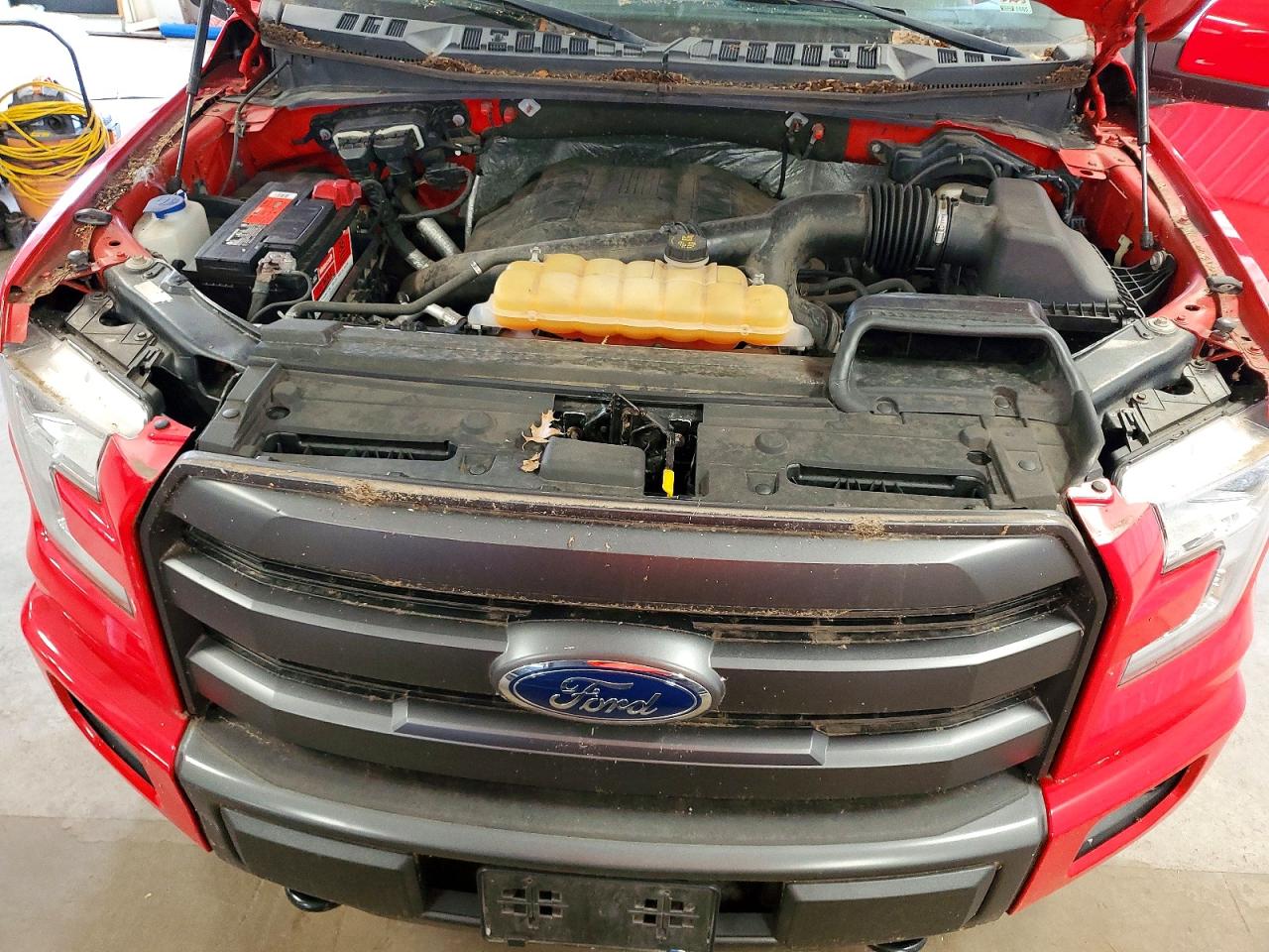 2015 Ford F150 Supercrew Red vin: 1FTFW1EGXFFA71975