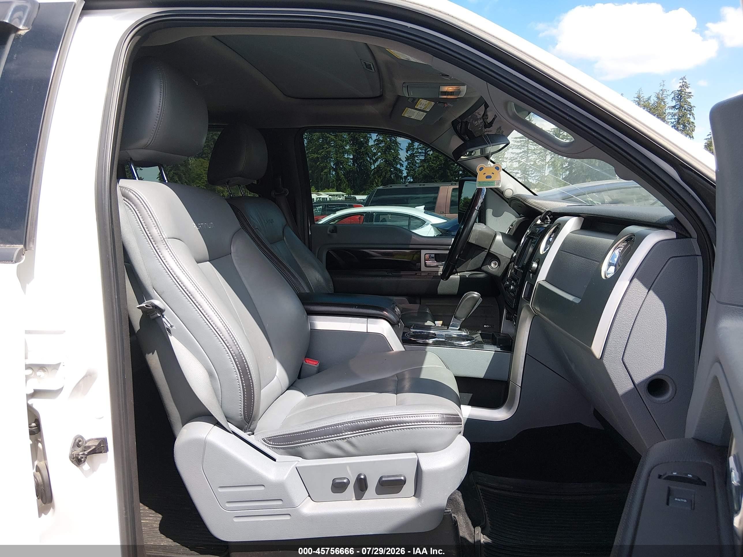 2011 Ford F-150 Platinum White vin: 1FTFW1ET0BFA52861