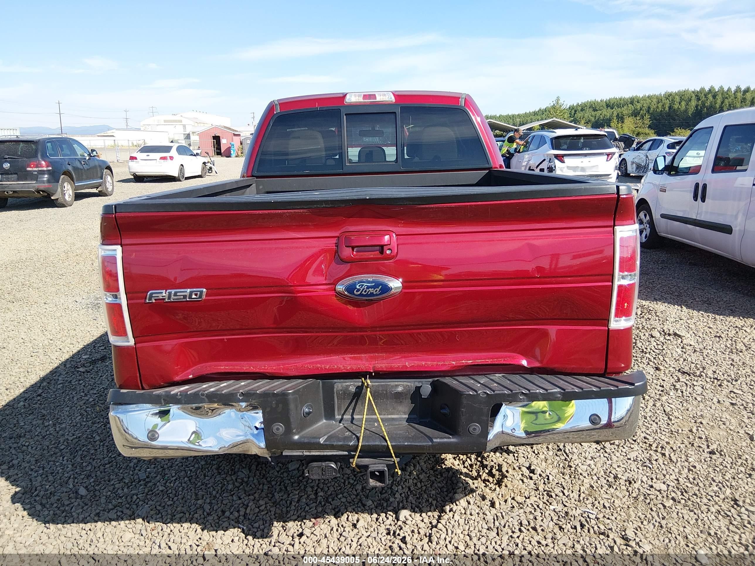 2014 Ford F-150 Lariat Red vin: 1FTFW1ET0EFC43197