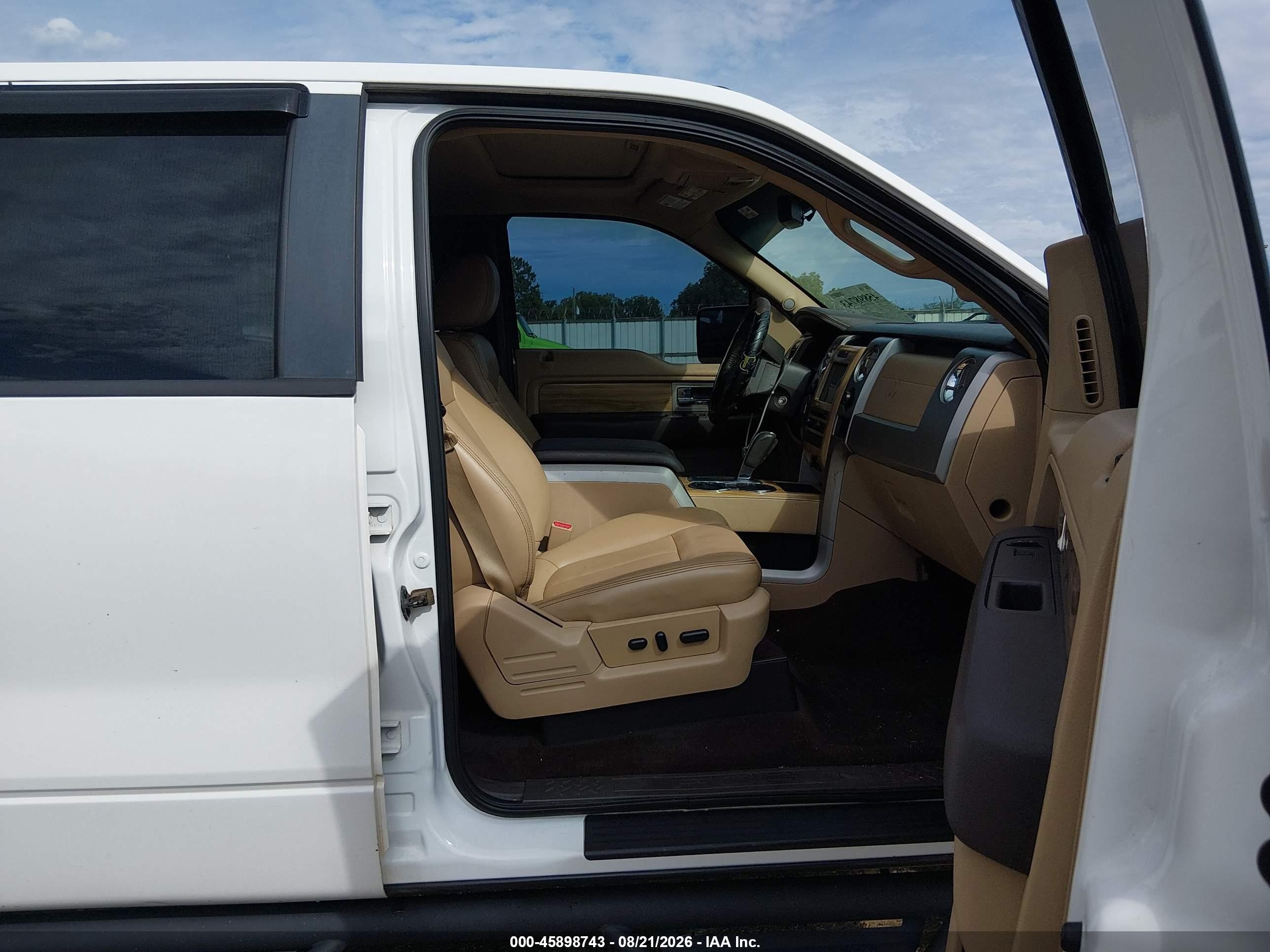 2011 Ford F-150 Lariat White vin: 1FTFW1ET1BFB80672