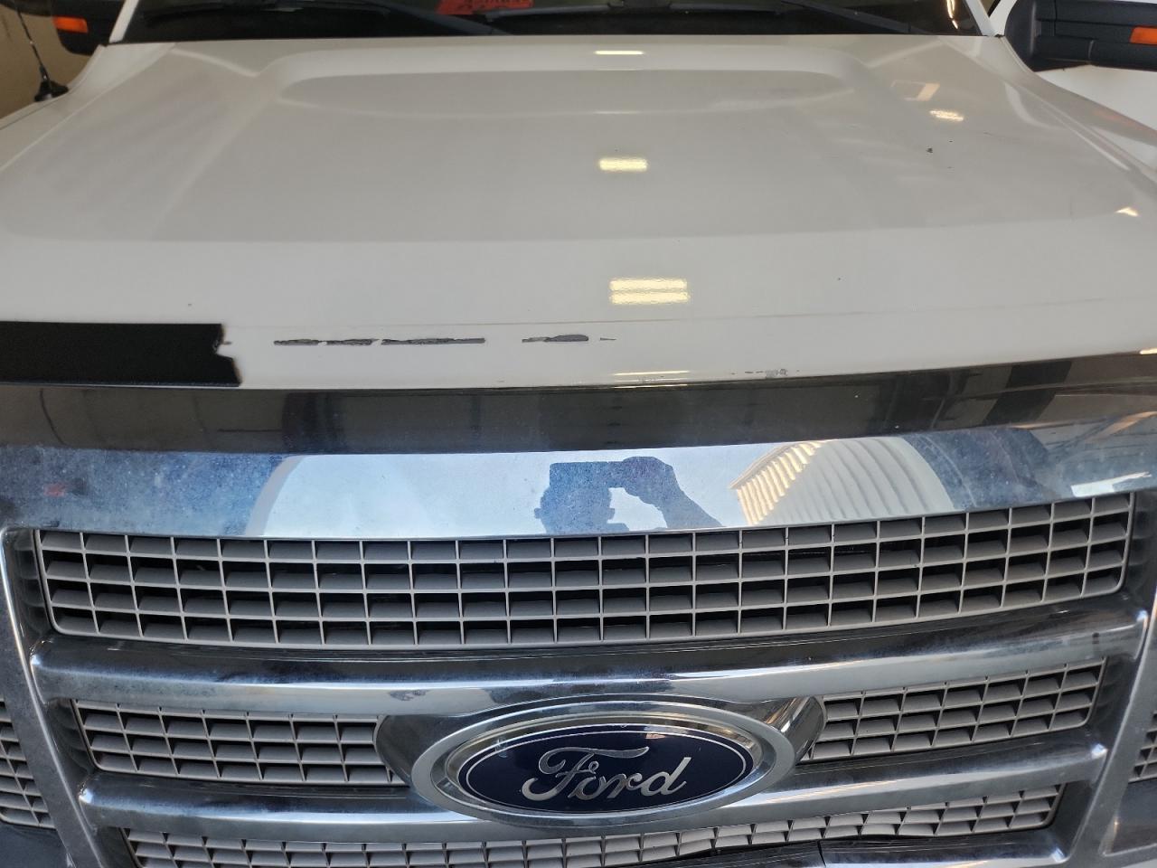 2011 Ford F150 Supercrew White vin: 1FTFW1ET1BFD39383 Damage: Grille, Broken, Replacement Required