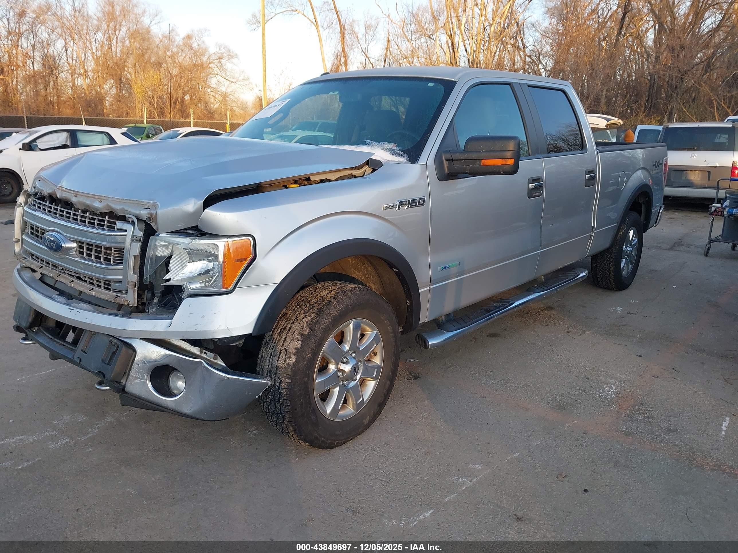 2014 Ford F-150 Xlt Серебряный vin: 1FTFW1ET1EFC74717