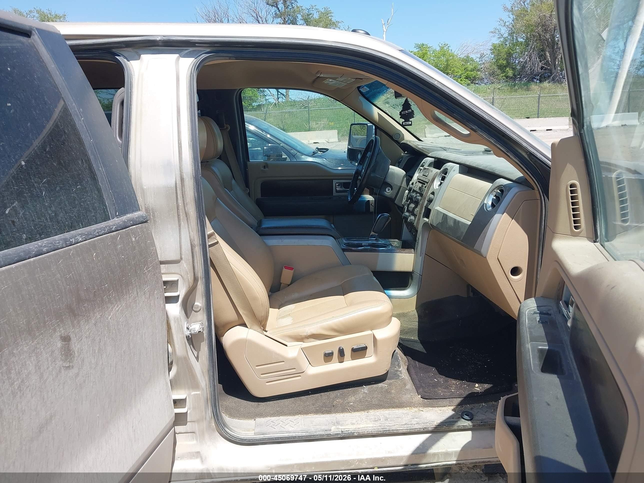 2012 Ford F-150 Lariat Beige vin: 1FTFW1ET2CFA25727