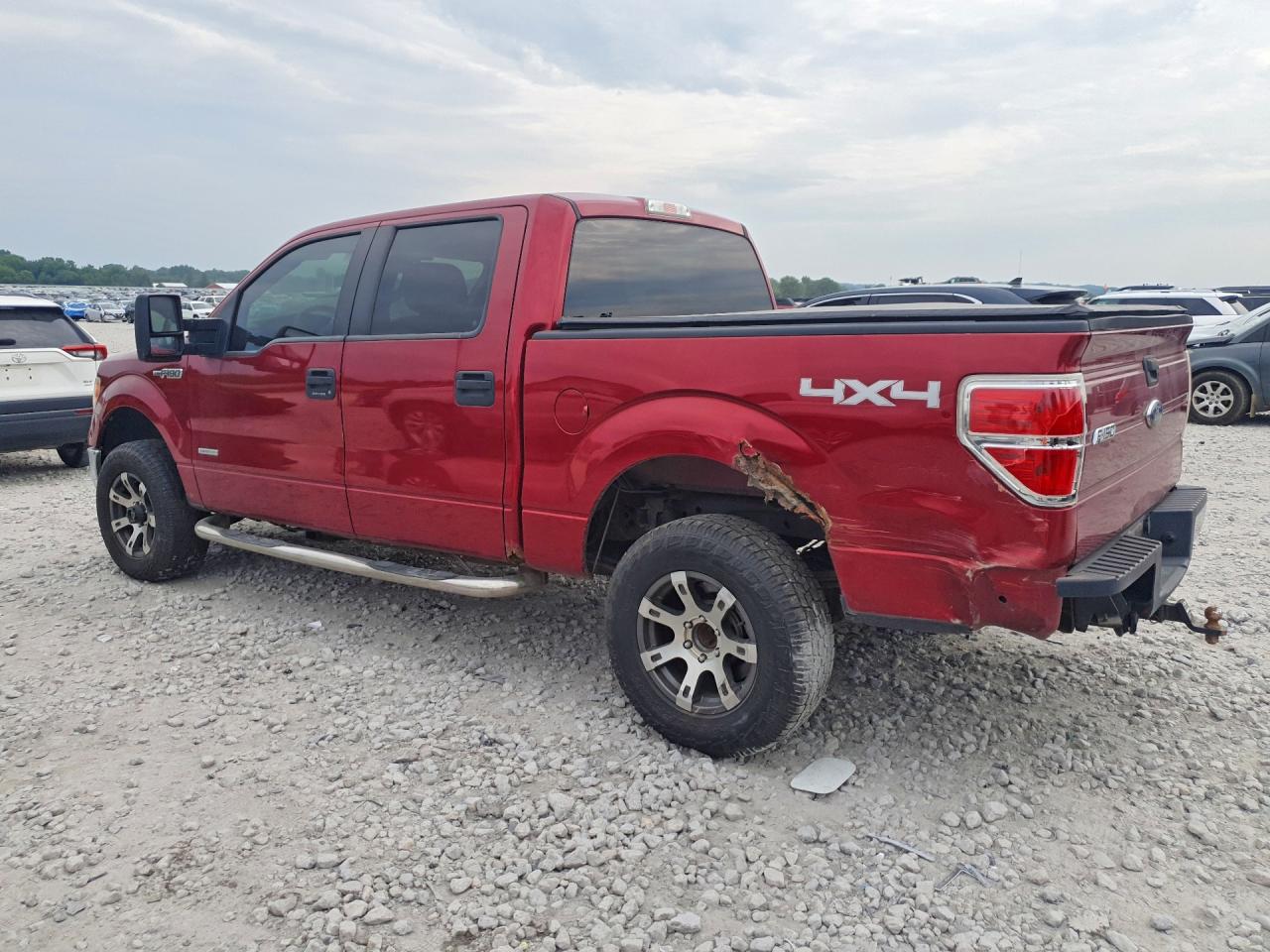 2013 Ford F150 Red vin: 1FTFW1ET2DFA40181