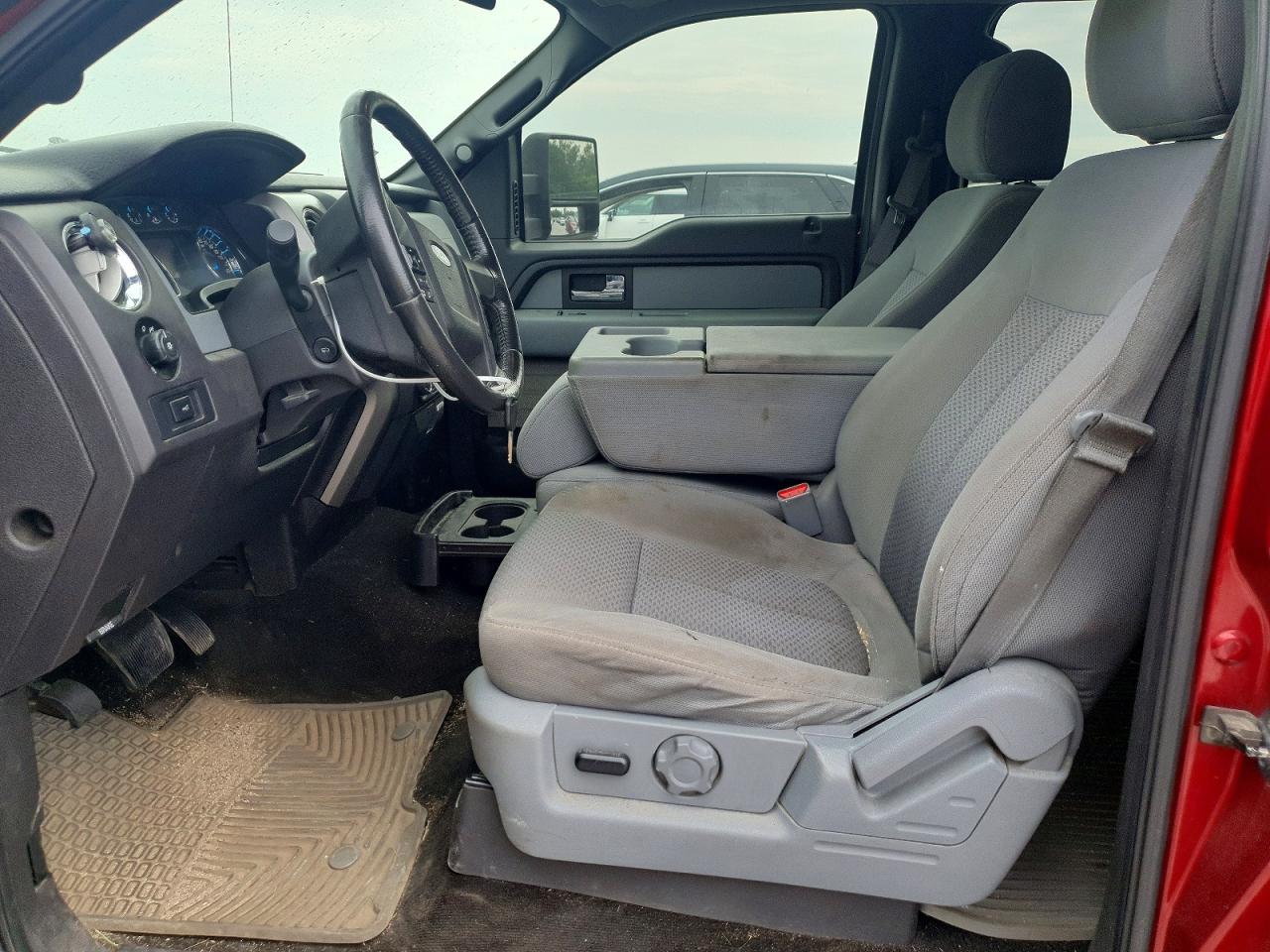 2013 Ford F150 Red vin: 1FTFW1ET2DFA40181