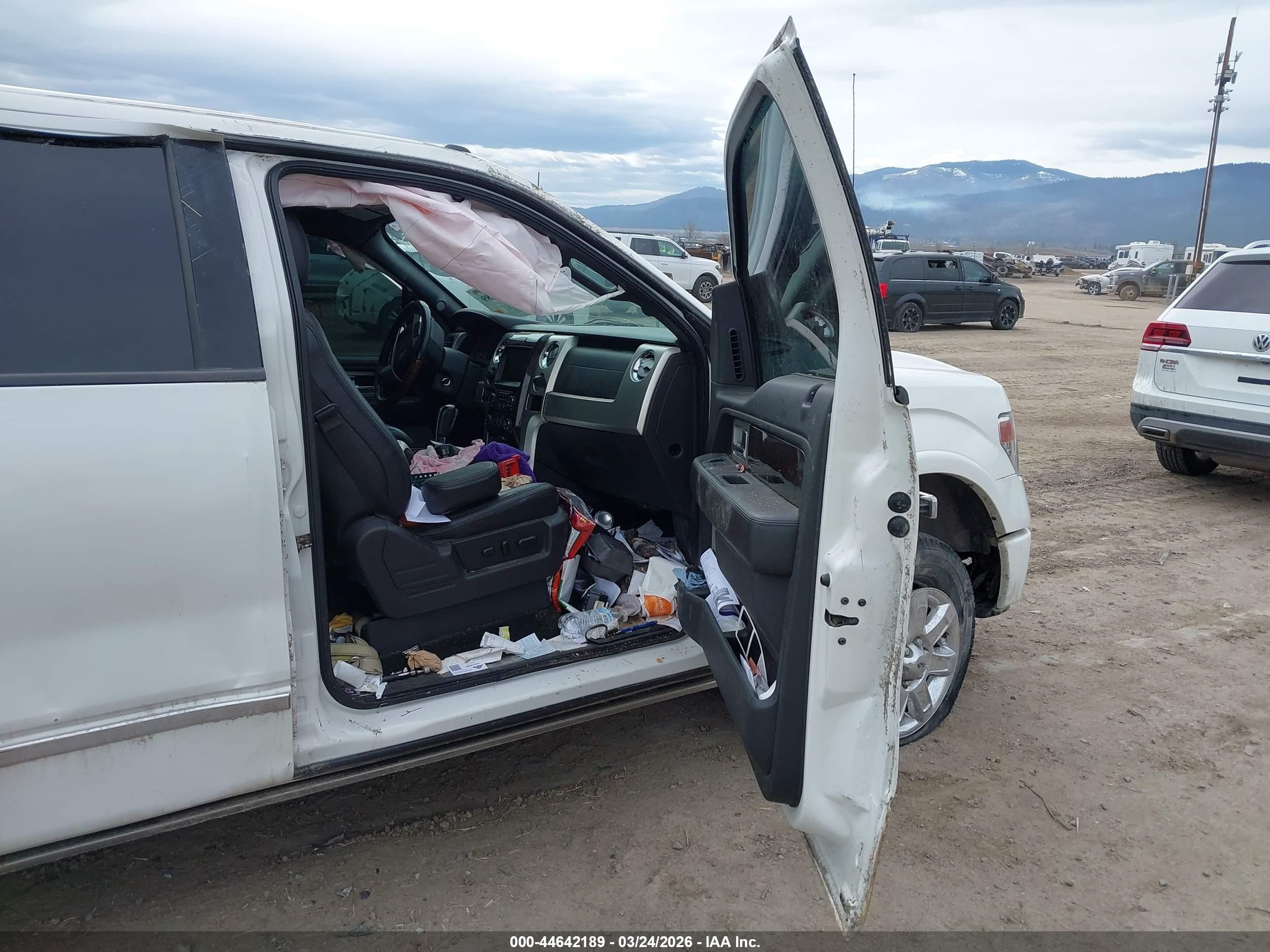 2013 Ford F-150 Platinum White vin: 1FTFW1ET2DFD18514
