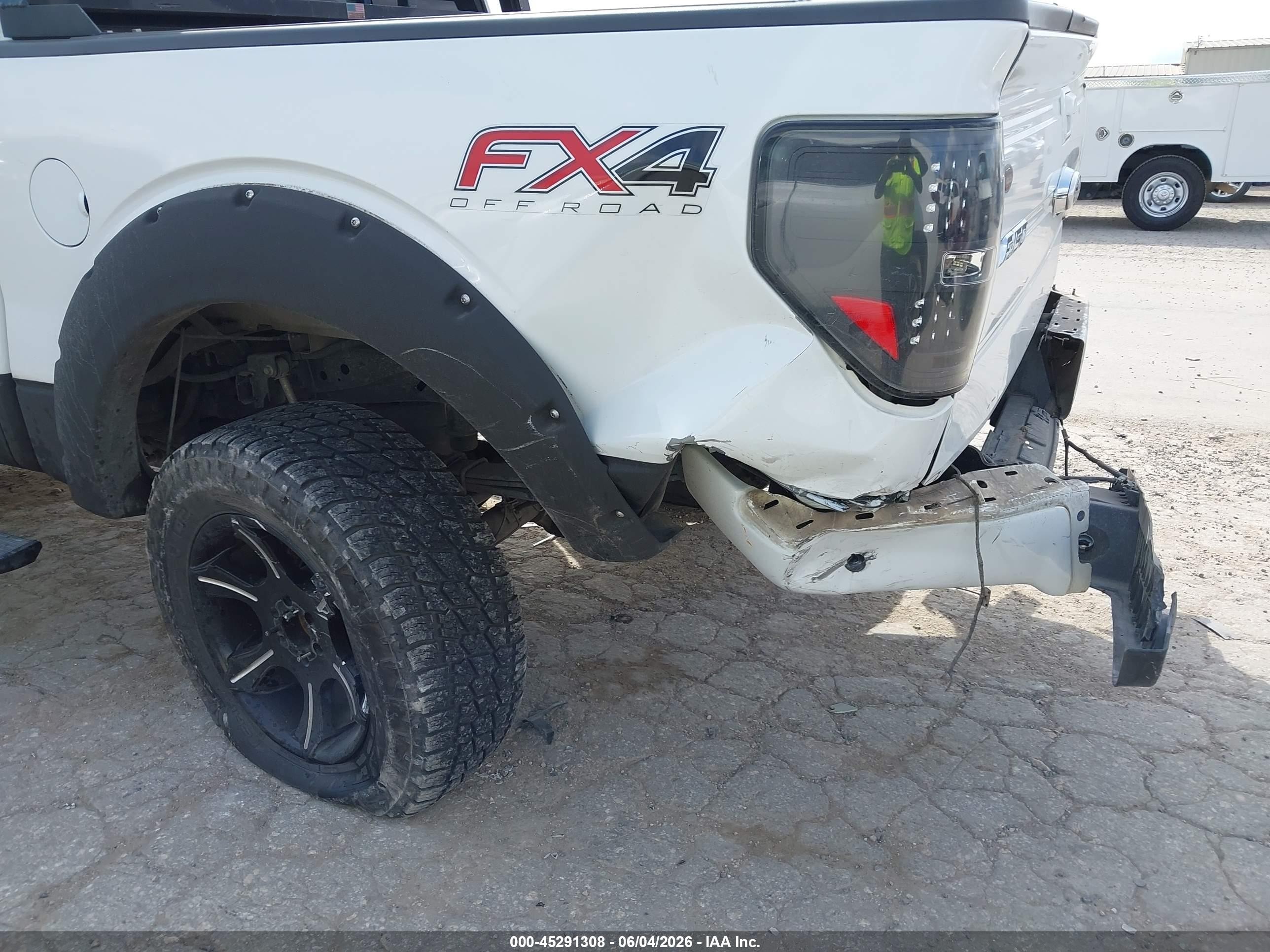 2014 Ford F-150 Fx4 White vin: 1FTFW1ET2EKD24869
