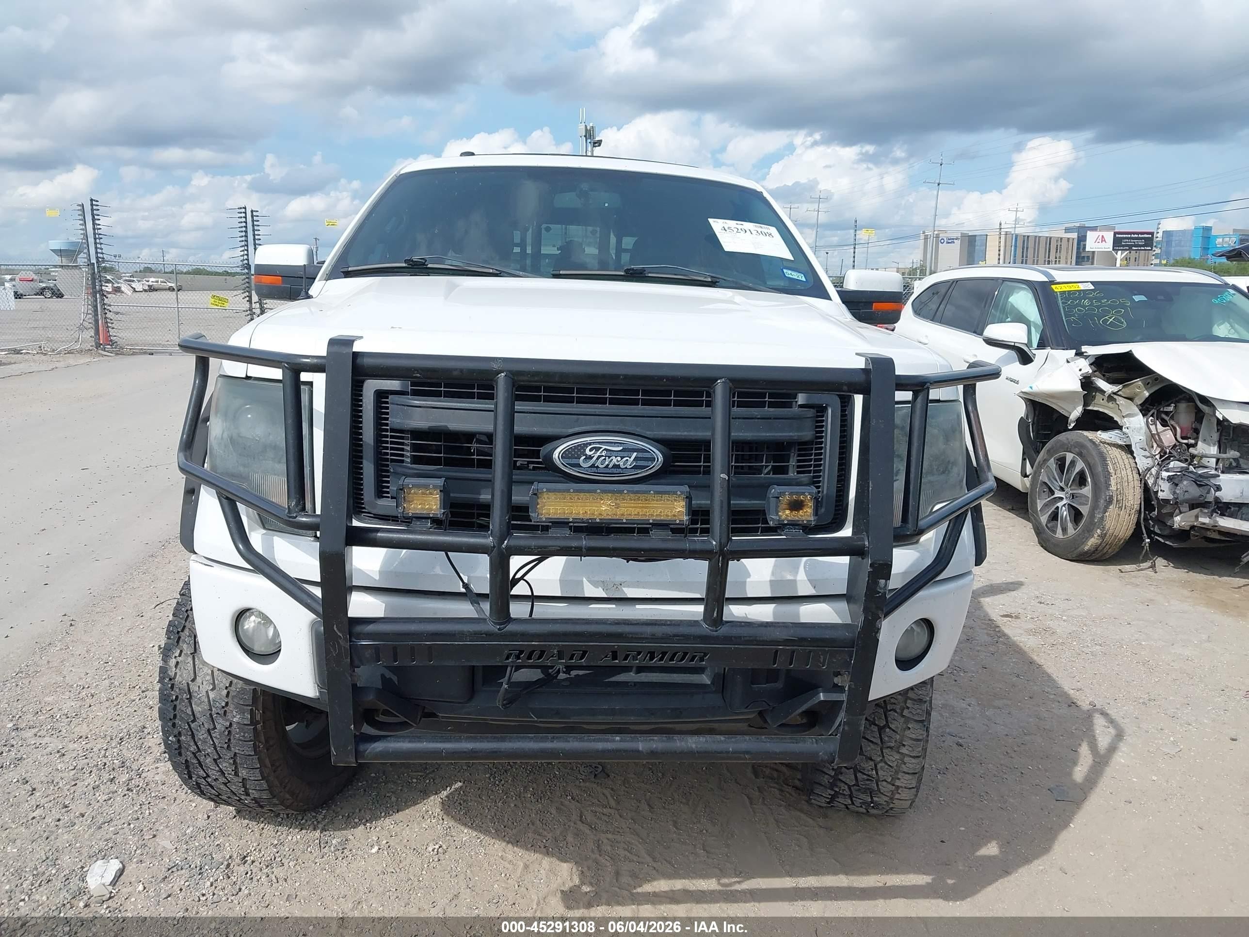 2014 Ford F-150 Fx4 White vin: 1FTFW1ET2EKD24869