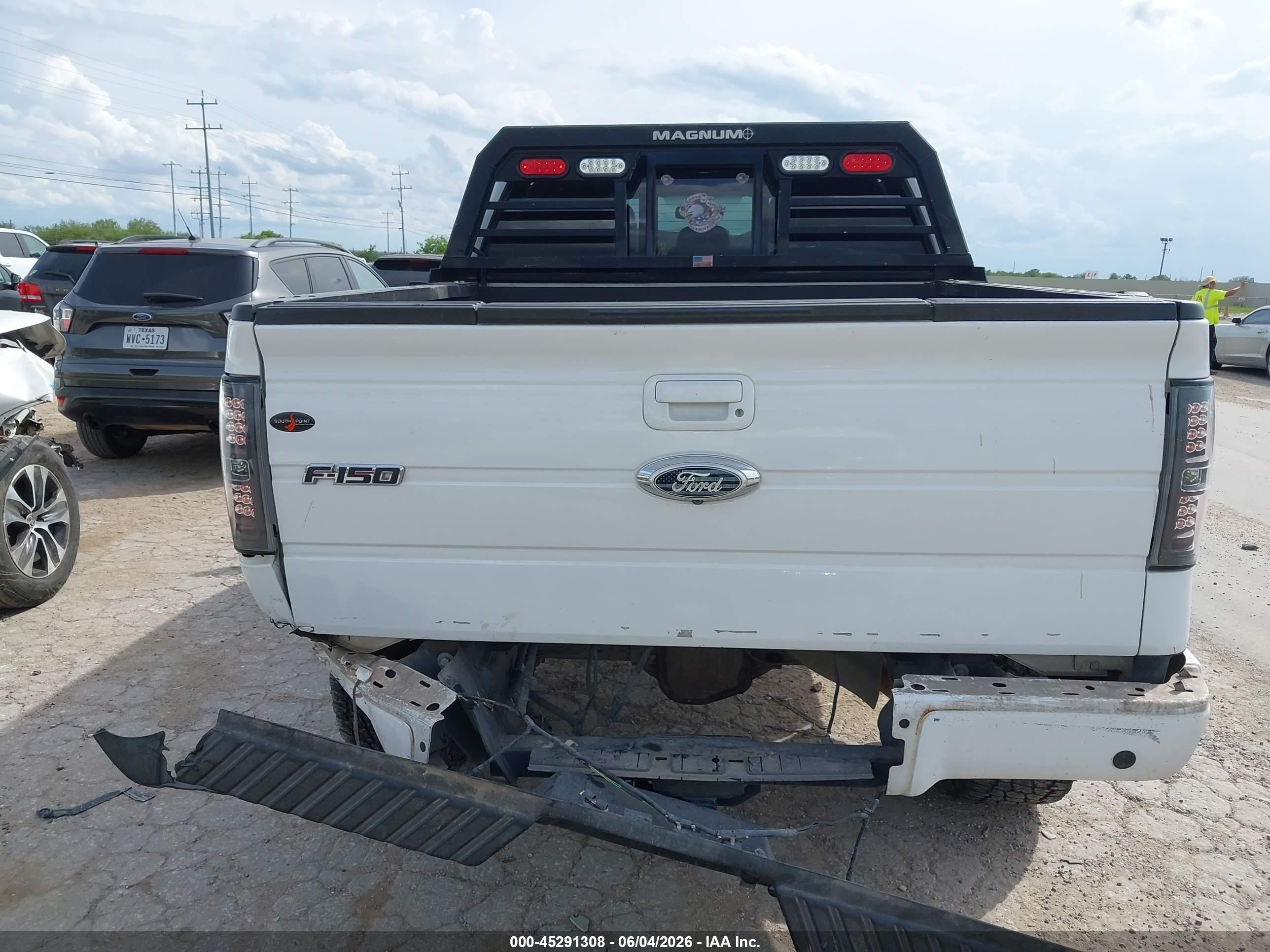 2014 Ford F-150 Fx4 White vin: 1FTFW1ET2EKD24869