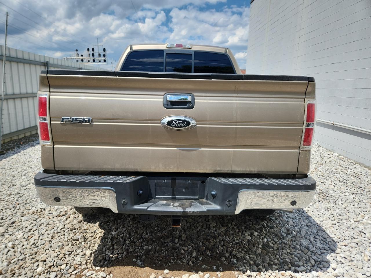 2013 Ford F150 Supercrew Gold vin: 1FTFW1ET3DFD39498 Damage: Tailgate, Dent(S) W/No Paint Dmg, 1/2 To 1 Inch