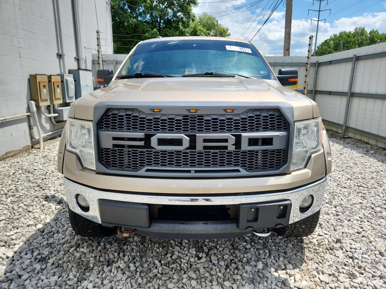 2013 Ford F150 Supercrew Gold vin: 1FTFW1ET3DFD39498 Damage: Front Metal Bumper Chrome, Dent(S) W/No Paint Dmg, 1/2 To 1 Inch