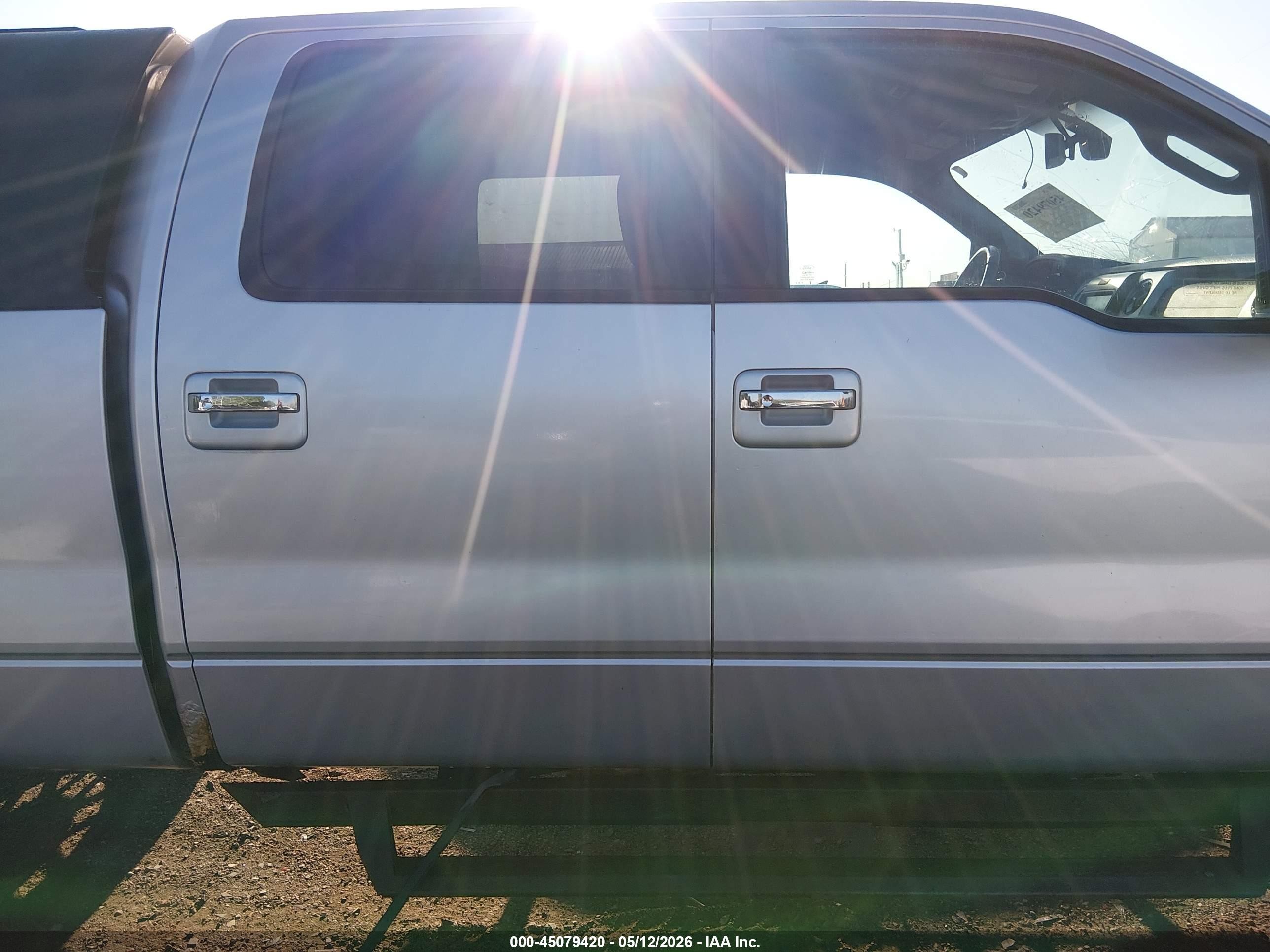 2014 Ford F-150 Lariat Silver vin: 1FTFW1ET3EFC98288