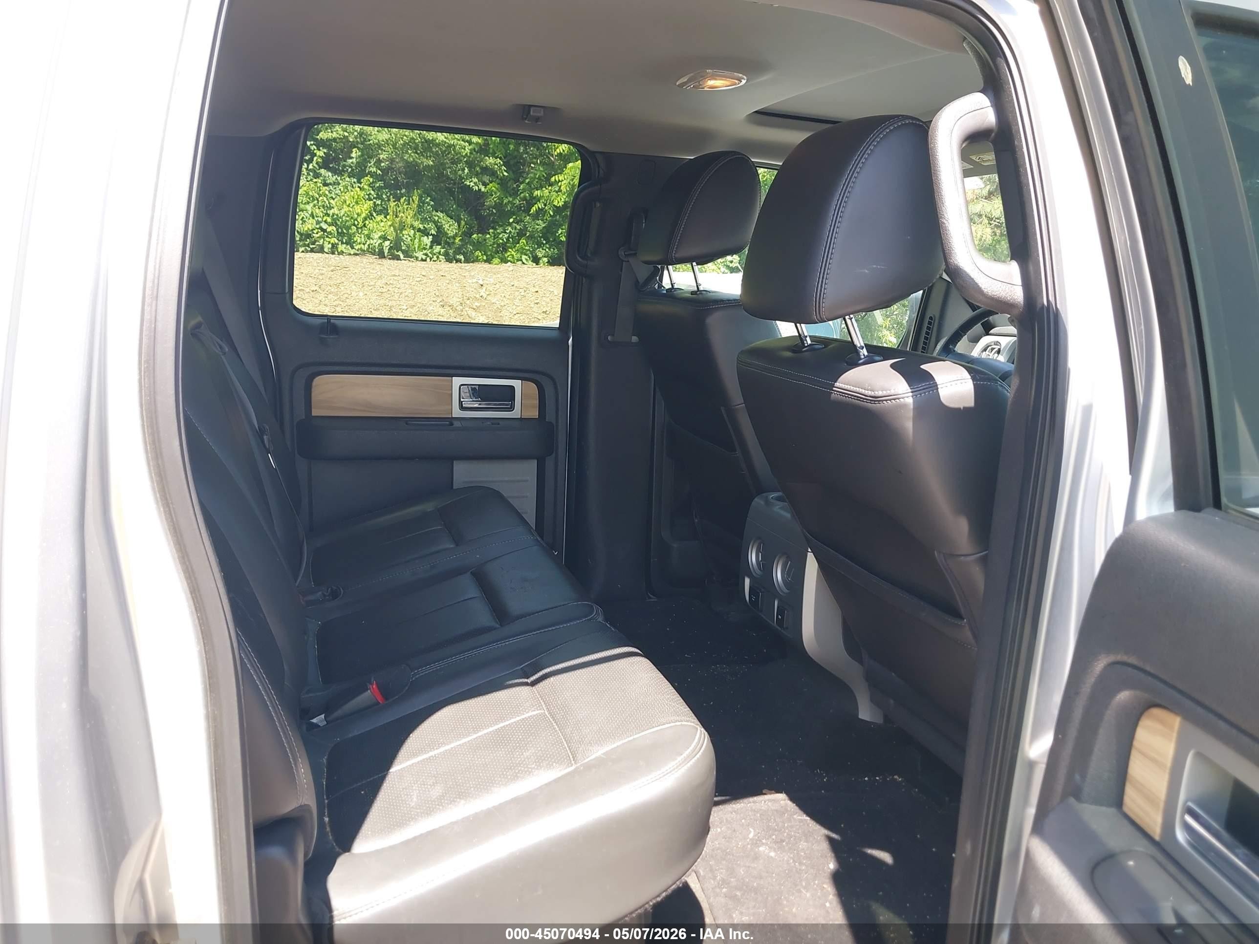 2011 Ford F-150 Lariat Silver vin: 1FTFW1ET4BFA76824