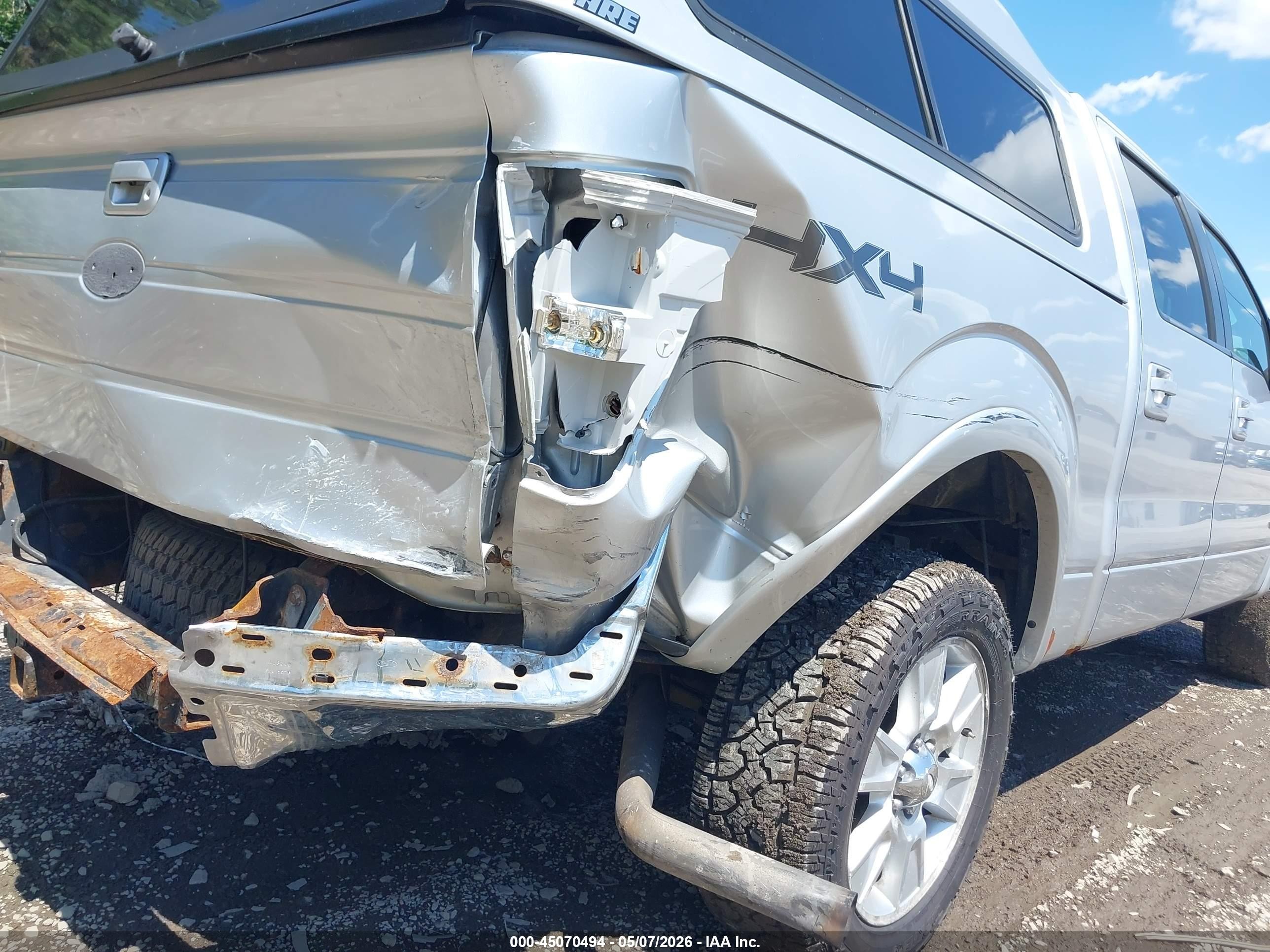 2011 Ford F-150 Lariat Silver vin: 1FTFW1ET4BFA76824