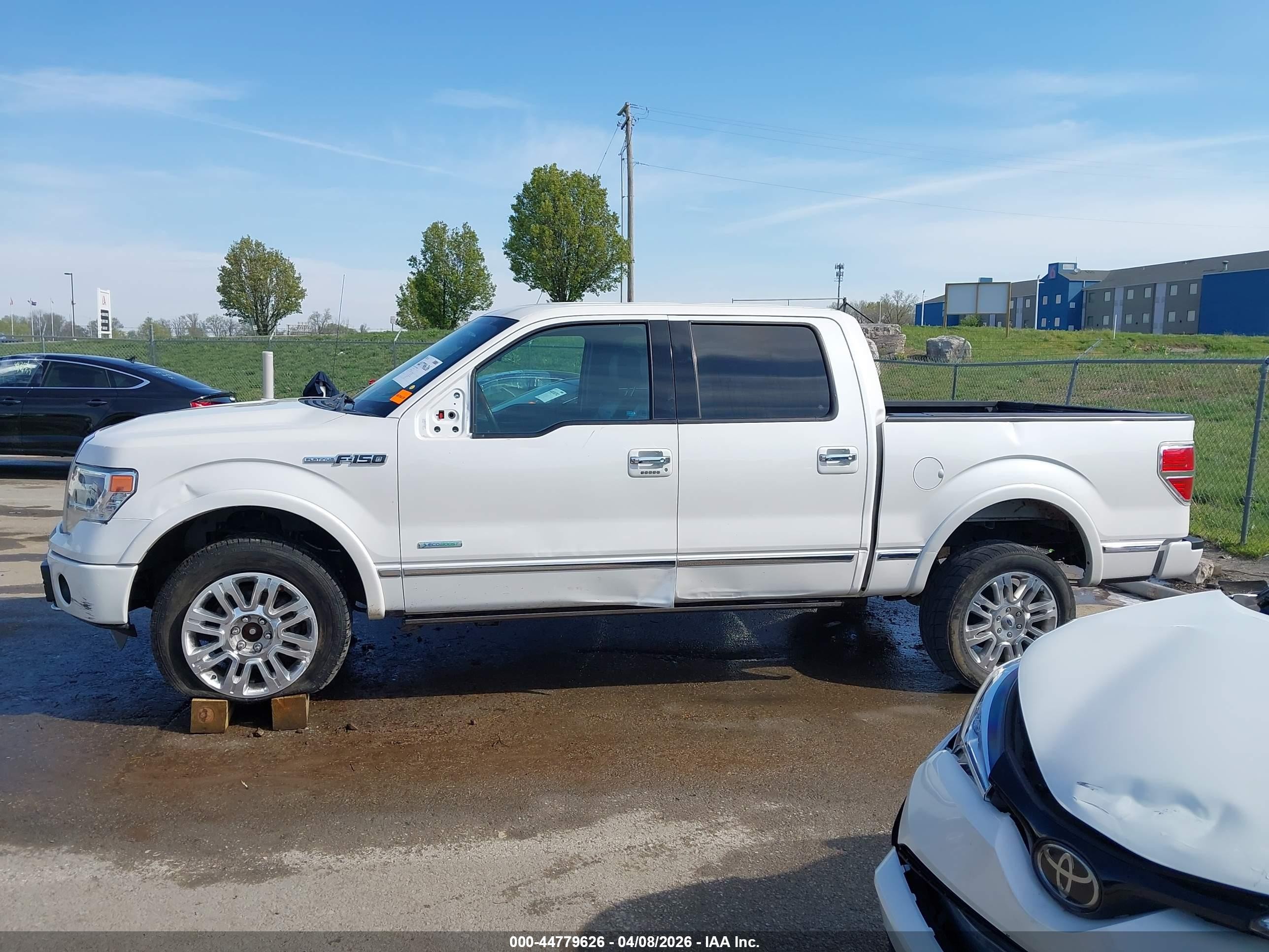 2013 Ford F-150 Platinum White vin: 1FTFW1ET4DFE04648