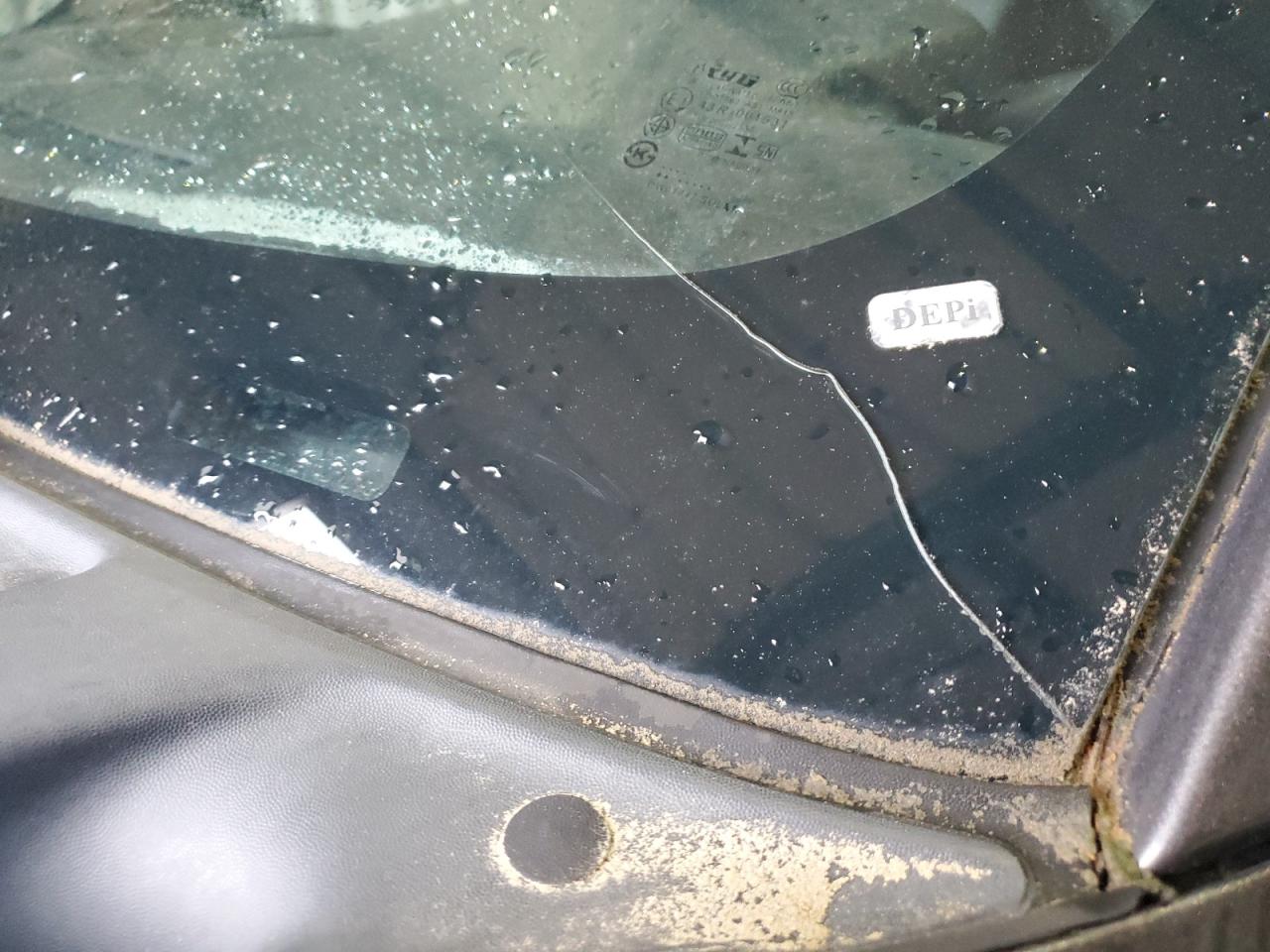 2013 Ford F150 Supercrew Charcoal vin: 1FTFW1ET4DKD96882 Damage: Windshield, Broken, Replacement Required