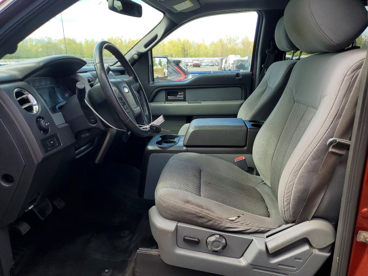 2014 Ford F150 Supercrew Burgundy vin: 1FTFW1ET4EKD86113