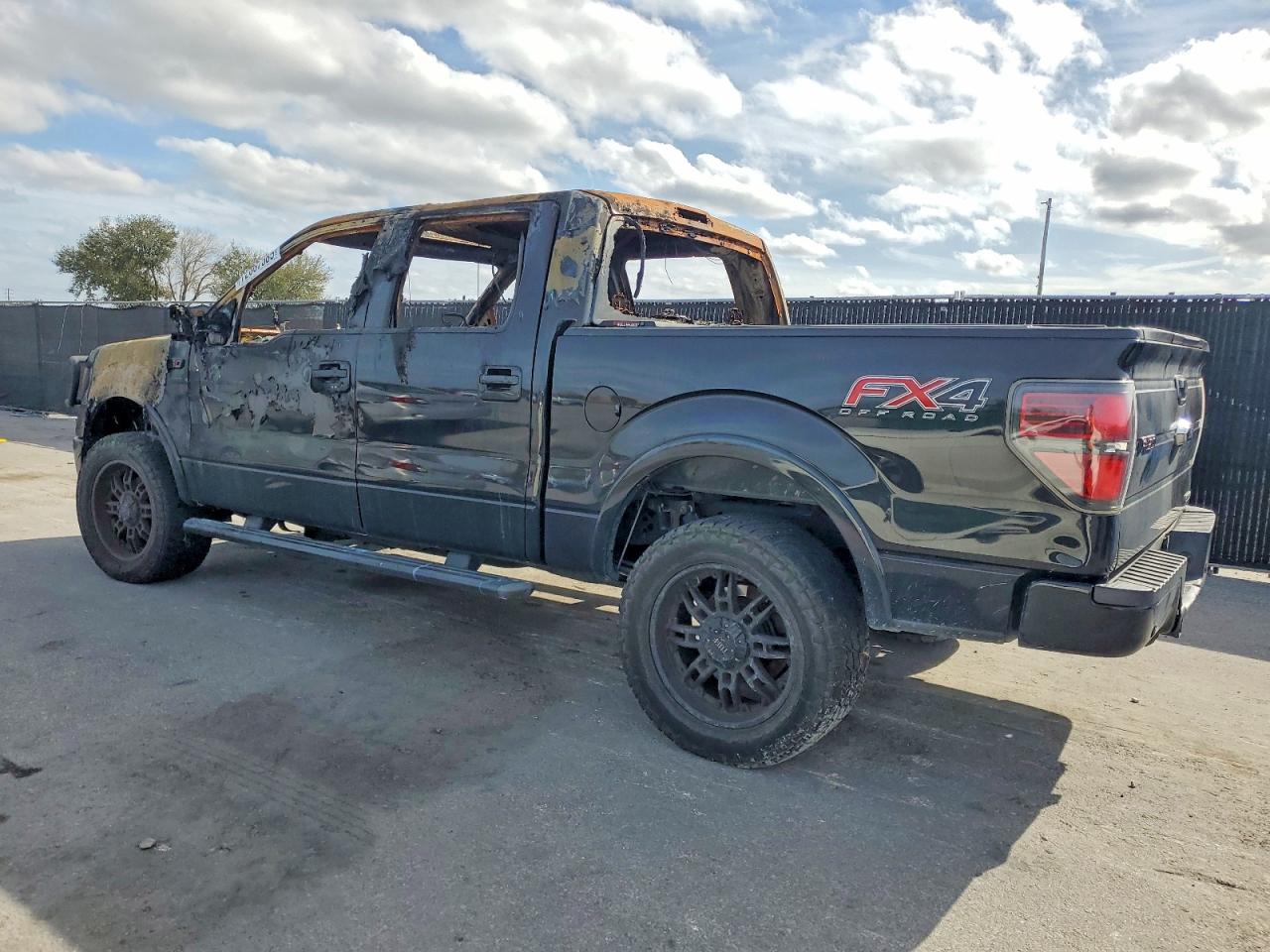 2014 Ford F150 Supercrew Black vin: 1FTFW1ET5EFB81909
