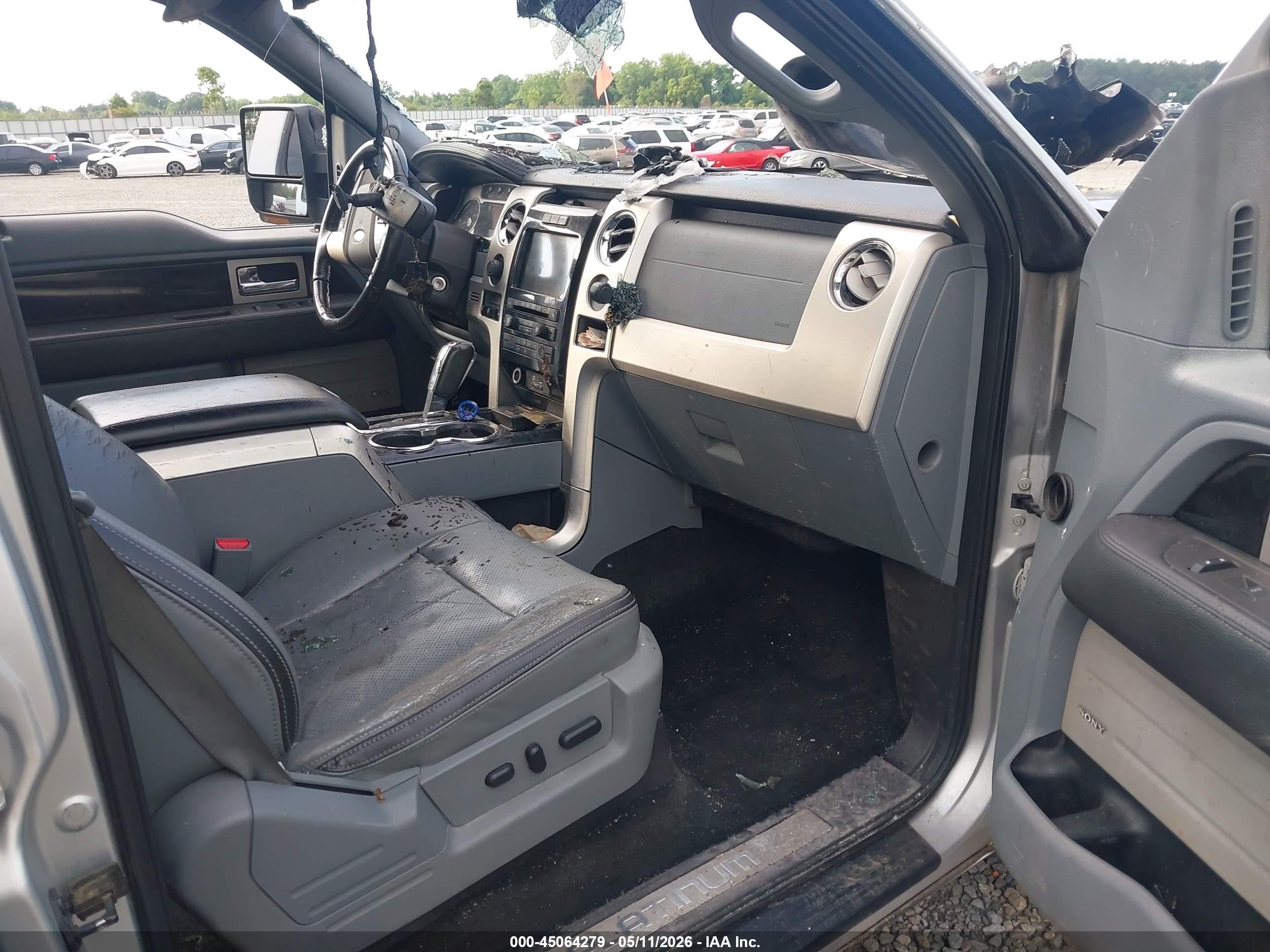2011 Ford F-150 Platinum Silver vin: 1FTFW1ET6BFA52153