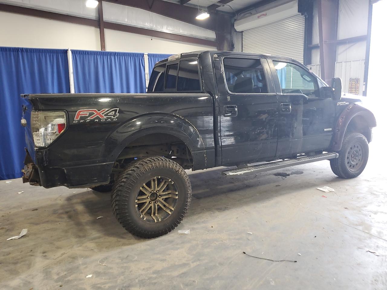 2012 Ford F150 Supercrew Black vin: 1FTFW1ET6CFA92993 Damage: Right Tail Light, Broken, Replacement Required