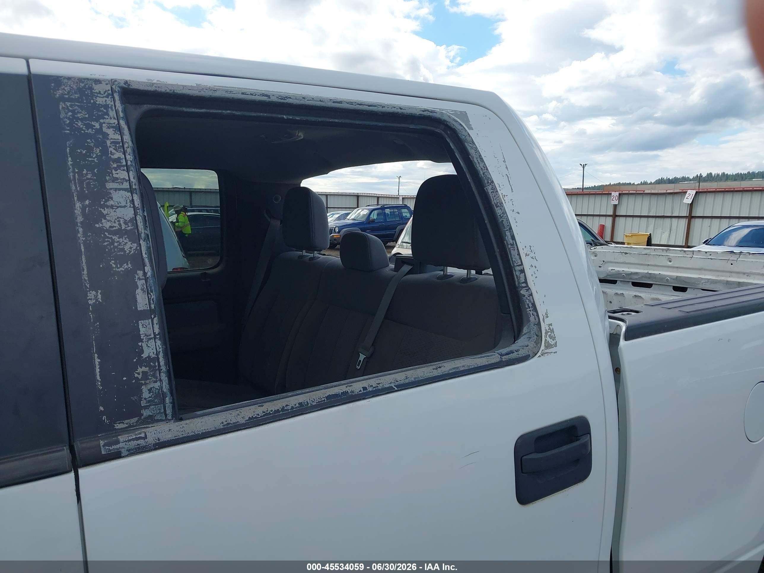 2013 Ford F-150   White vin: 1FTFW1ET6DFA62636