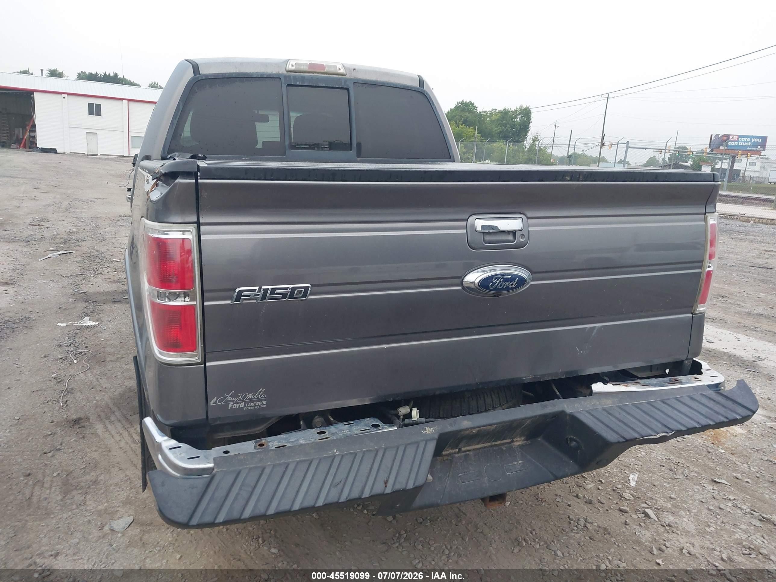 2011 Ford F-150 Lariat Silver vin: 1FTFW1ET7BFC32659