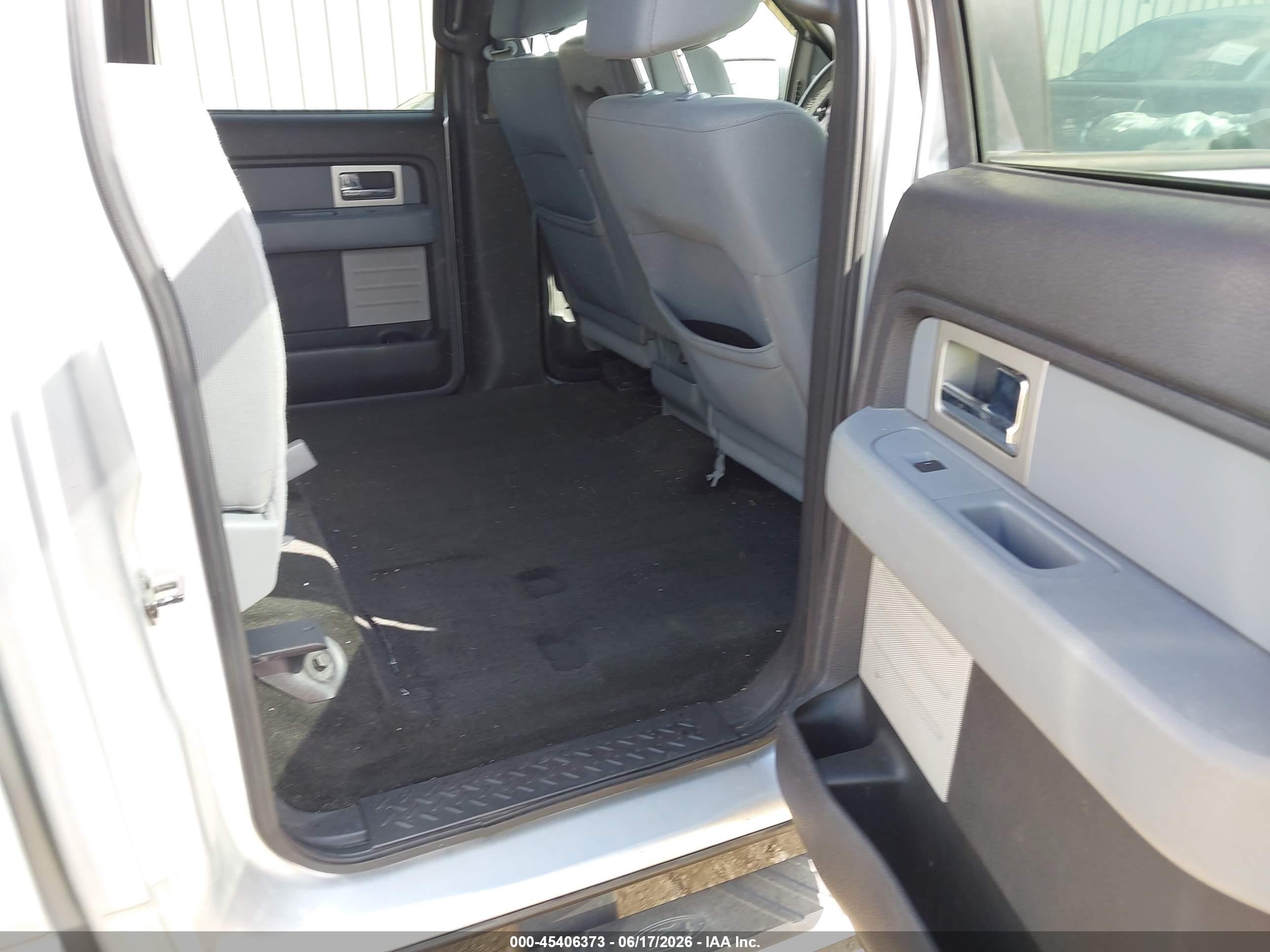 2011 Ford F-150 Xlt Серебряный vin: 1FTFW1ET8BFB96951