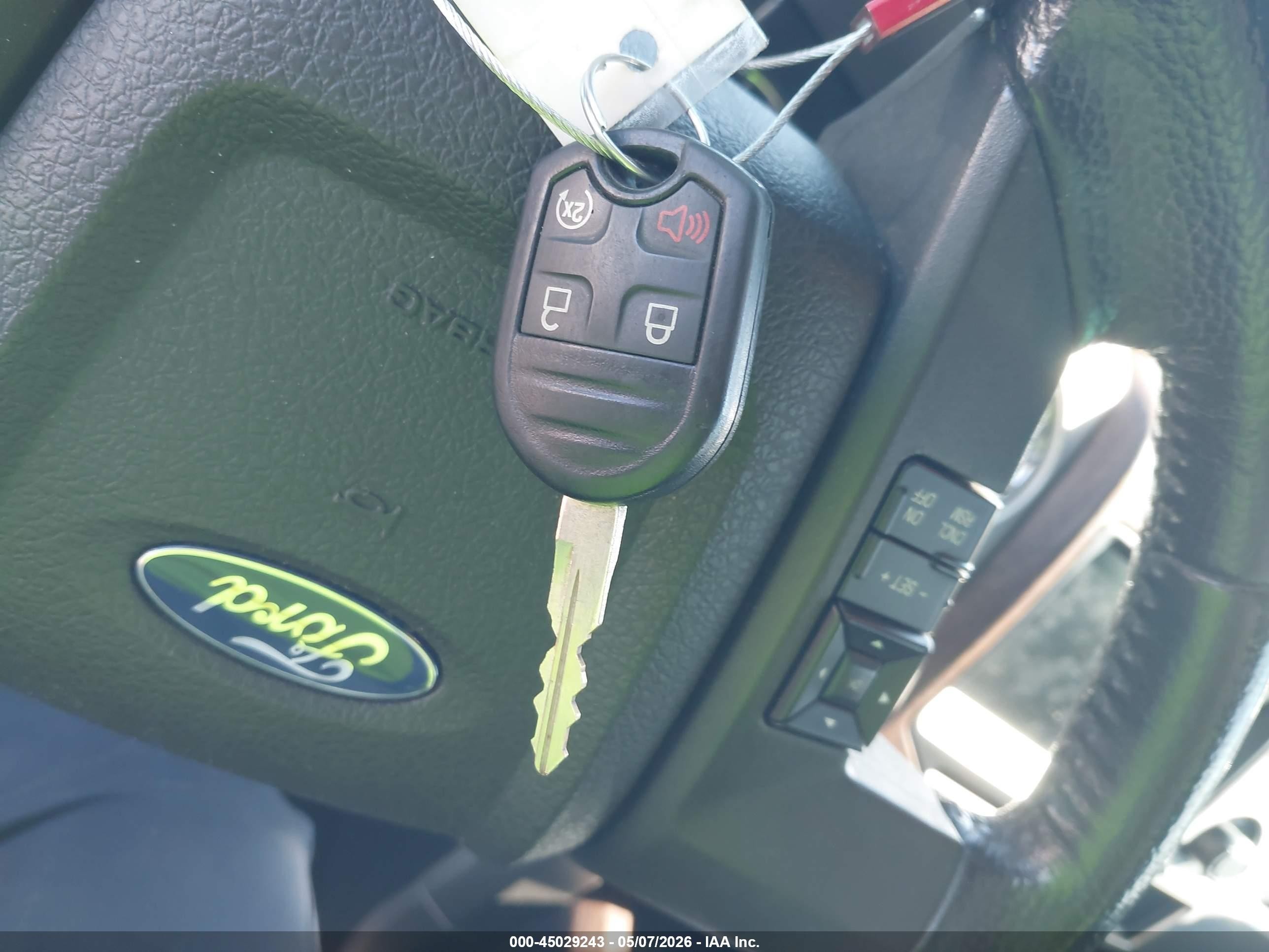 2013 Ford F-150 Lariat Silver vin: 1FTFW1ET8DFB96323
